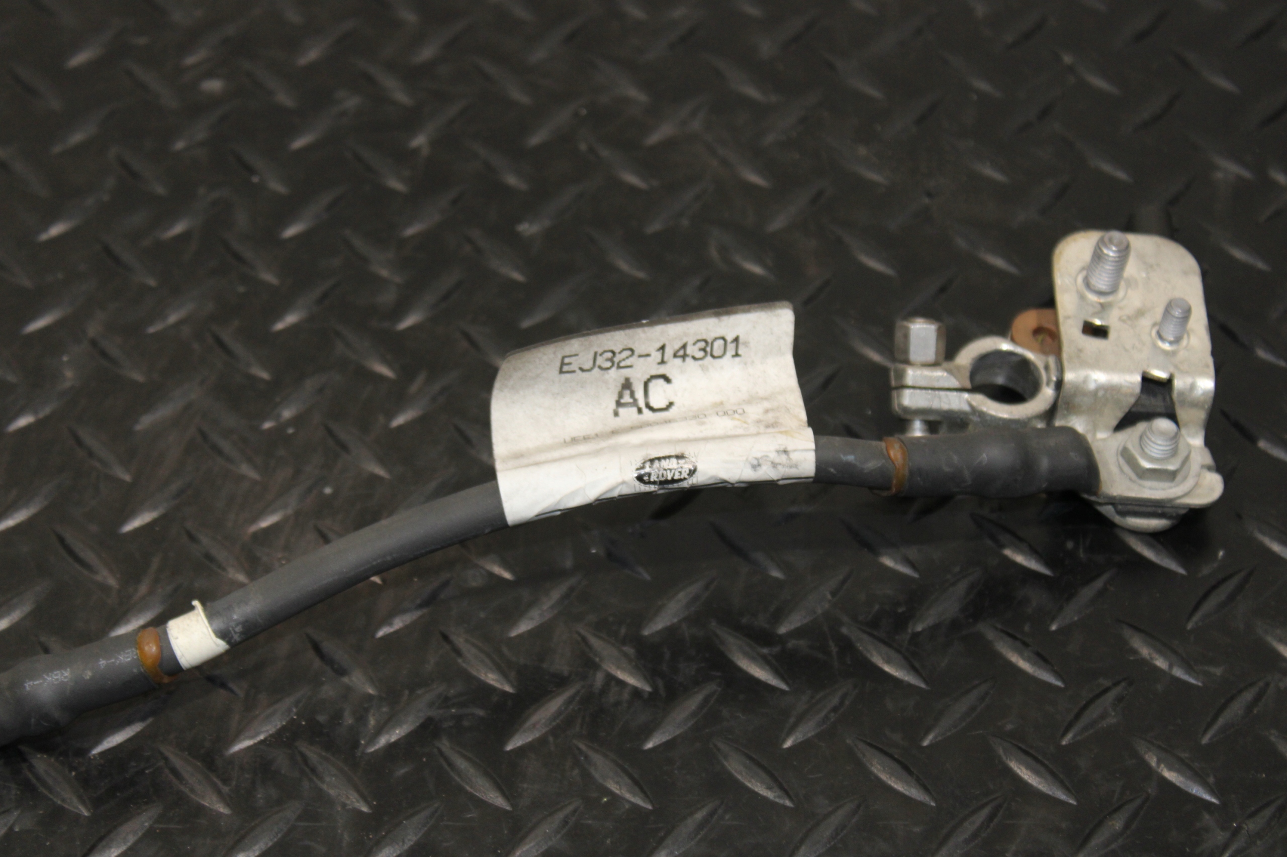 Klemme AKUMULATORA LAND ROVER EVOQUE L538 EJ32-14301-AC