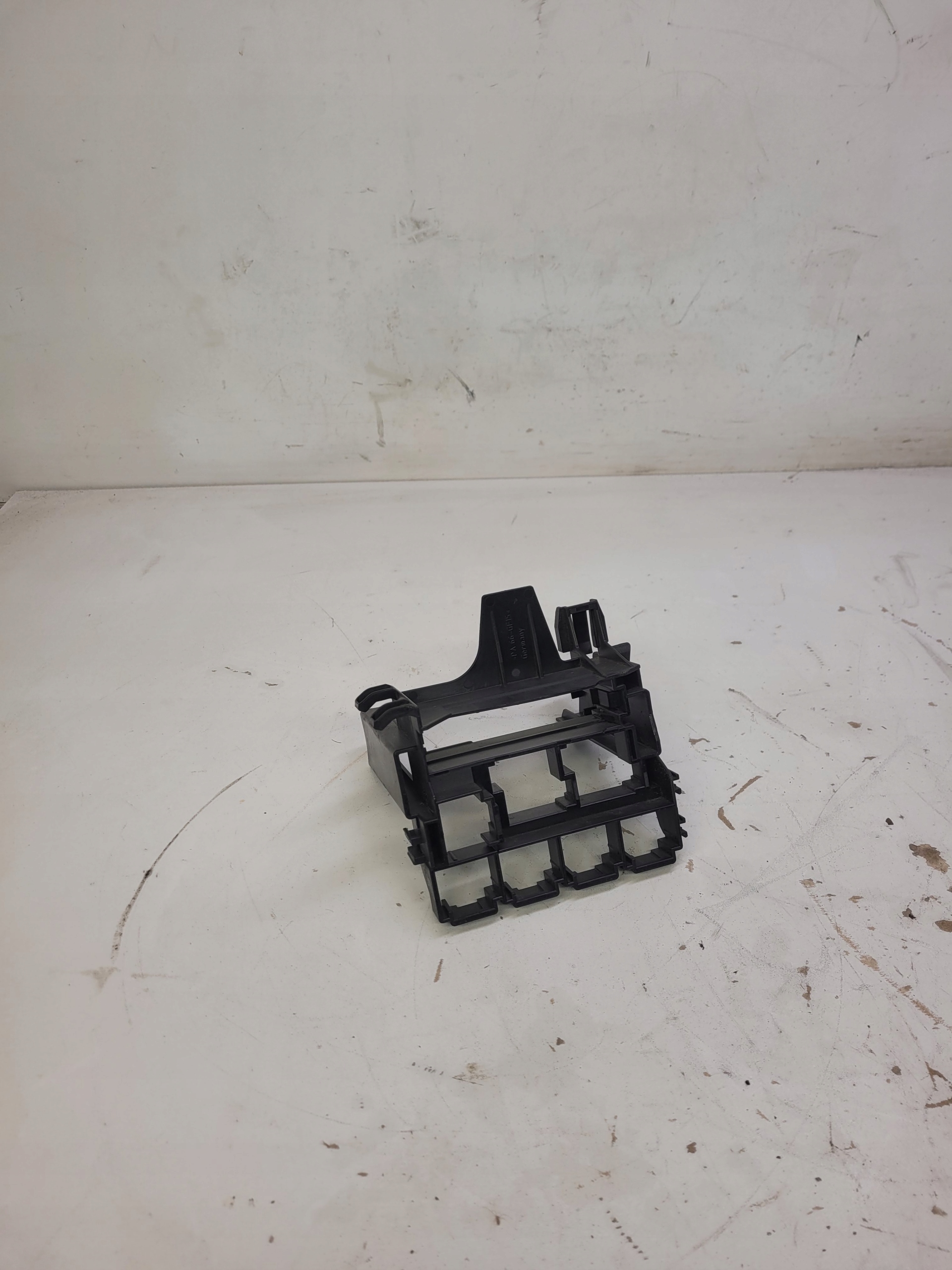 bracket holder STEROWNIKA AUDI A8 D4 4H1937503A