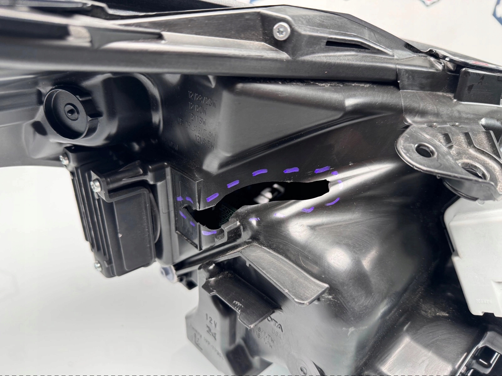 LAMPA LEWA PRZÓD TOYOTA HIGHLANDER IV FULL LED Wersja Europejska