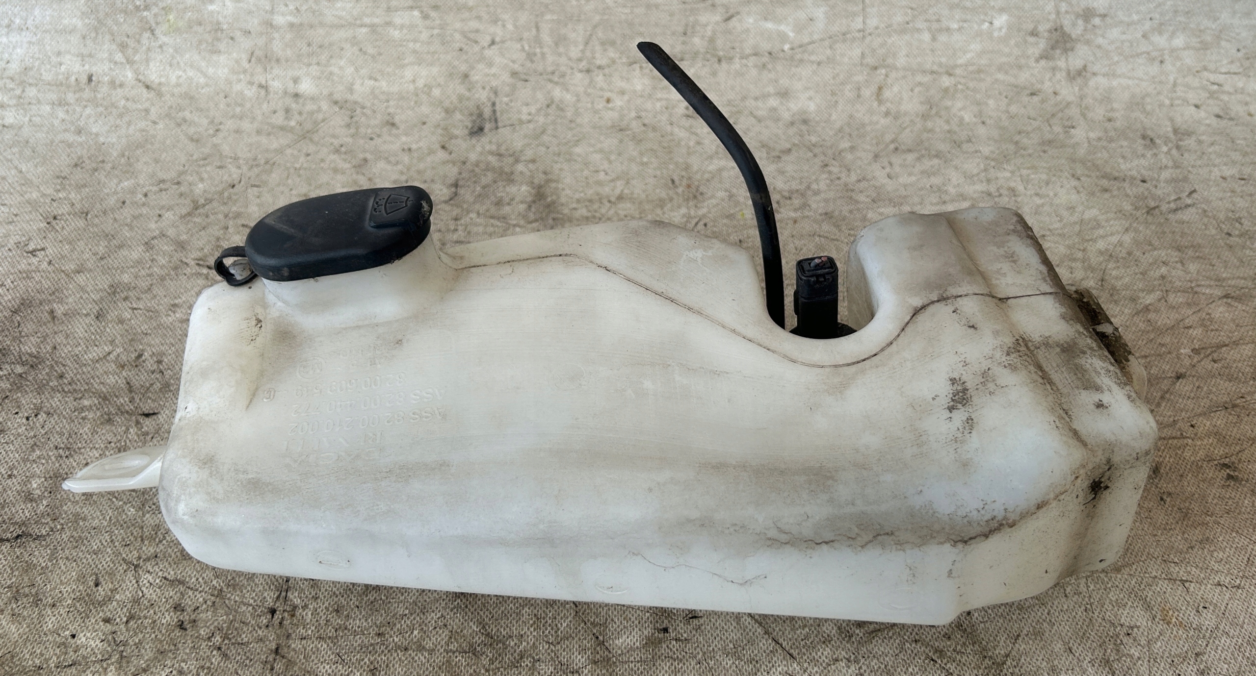 washer fluid tank DACIA DUSTER and 8200609549
