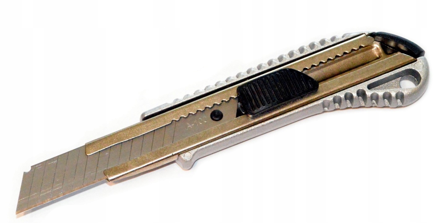 

Nóż Metalowy Do Tapet Nożyk Alu 18MM Solidny