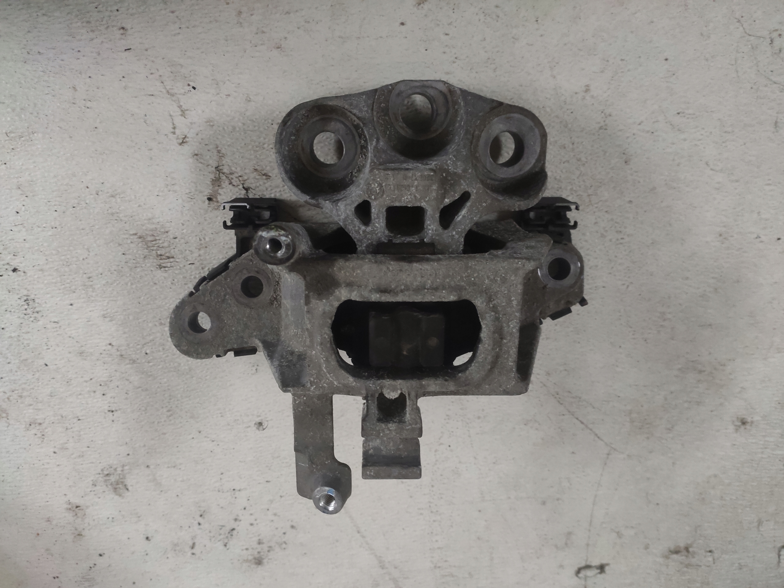 OPEL ASTRA K 2016 1.6T gearbox mount