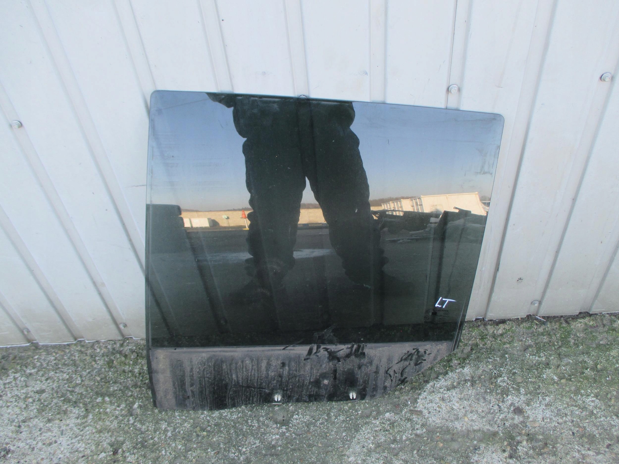 KYRON 05-14 SZYBA LEWY TYŁ