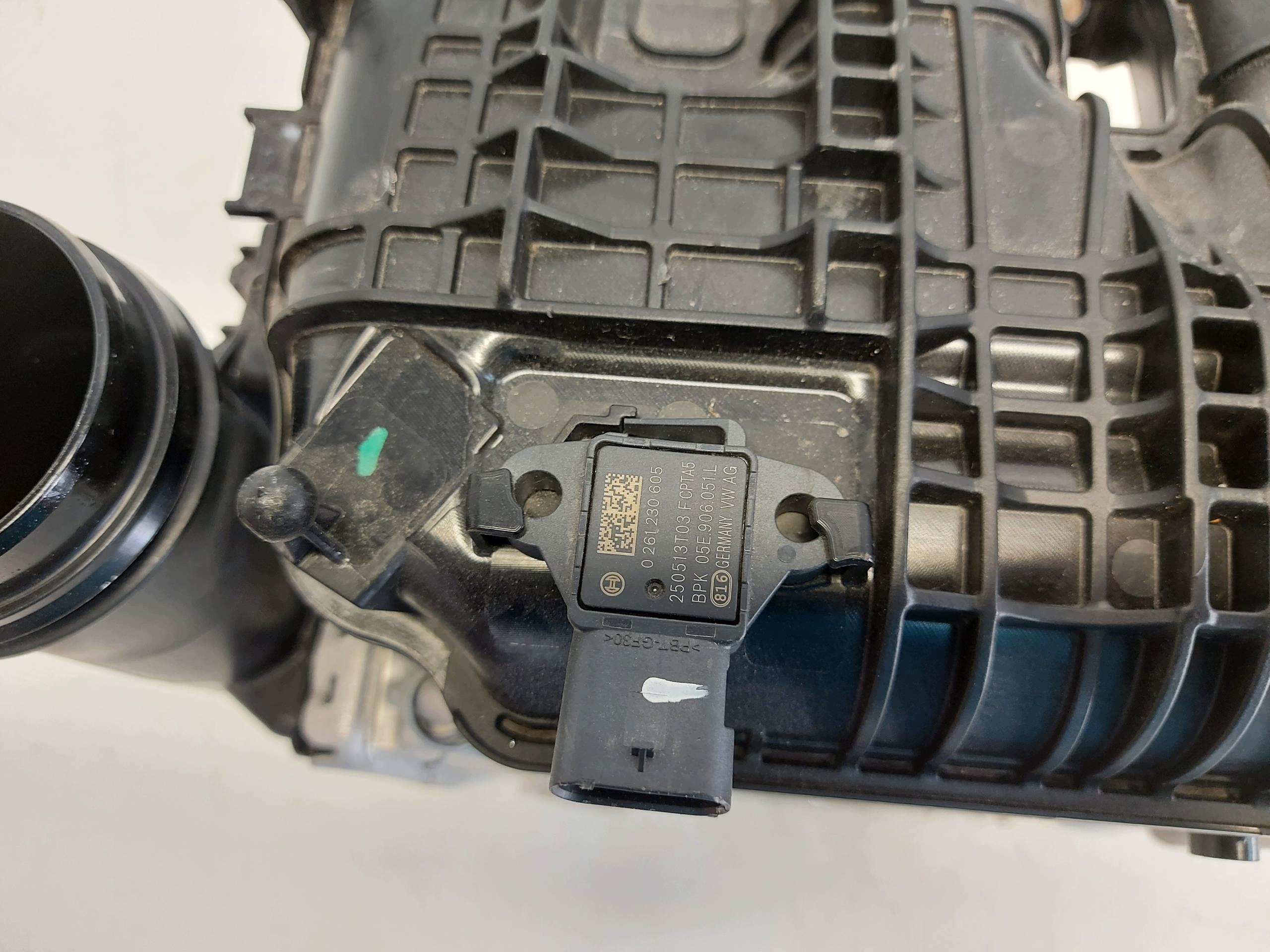 Passat R B9 3J0 intake manifold intercooler regulator 1.5e-tsi 05e145785d