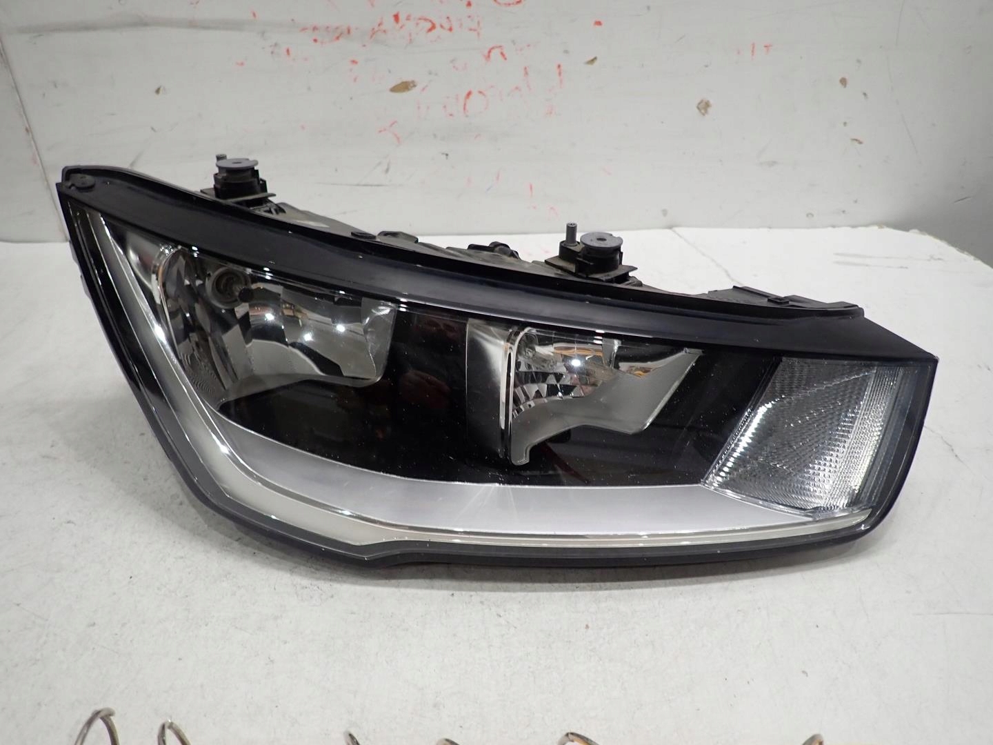 light front front right AUDI A1 LIFT 2014- 8XA941004