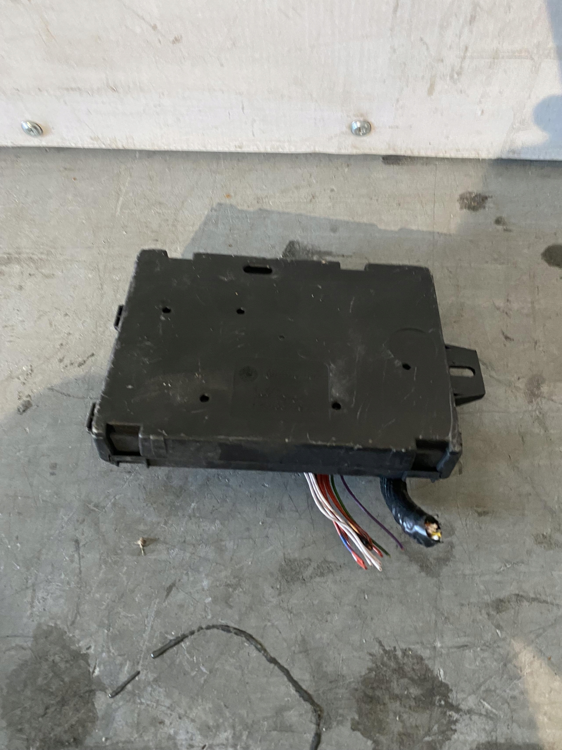 Renault Dacia moduł BCM 284B11723R Producent części Renault OE