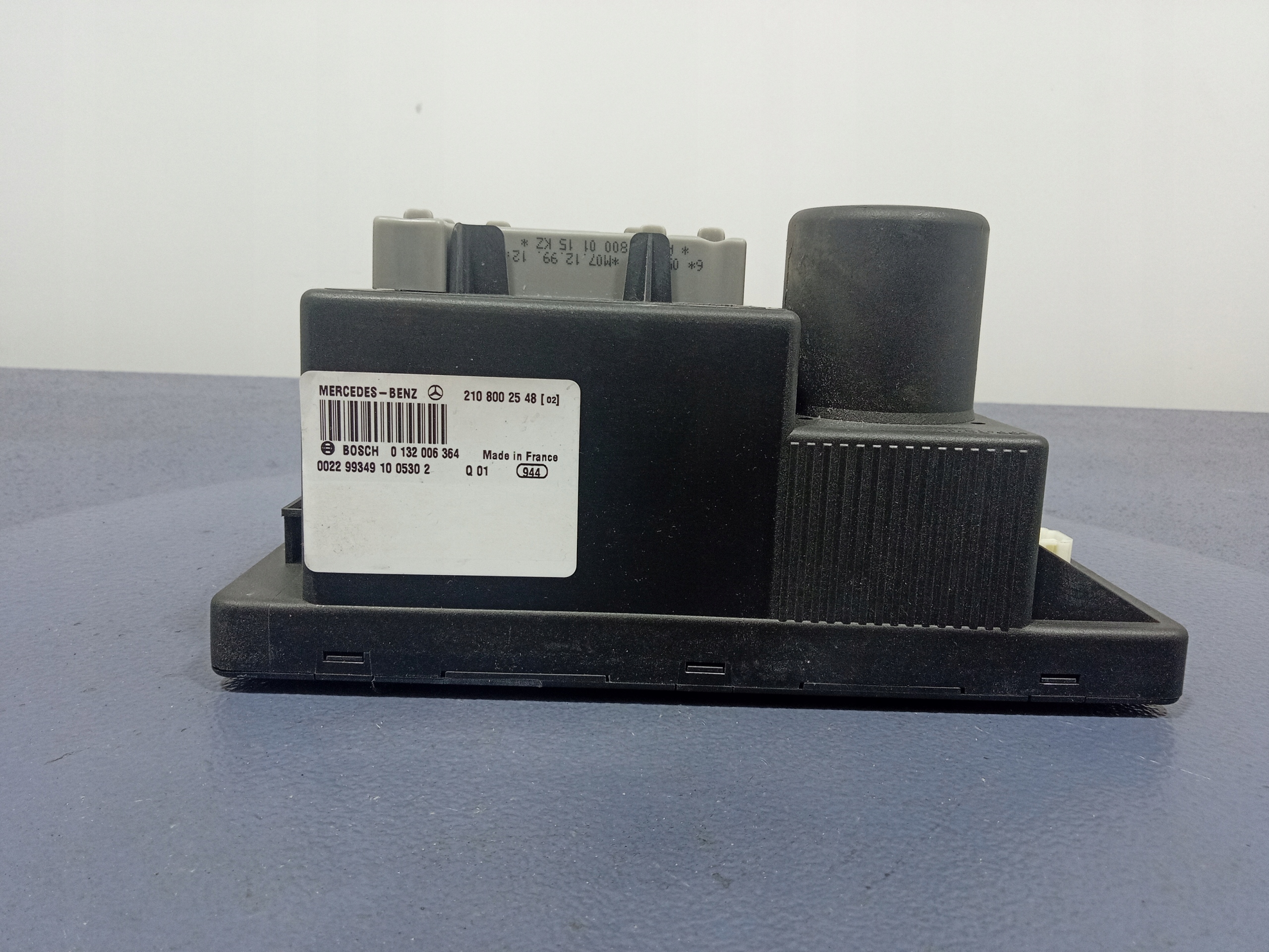 MERCEDES CLK W208 POMPKA CENTRALNEGO ZAMKA 2108002548