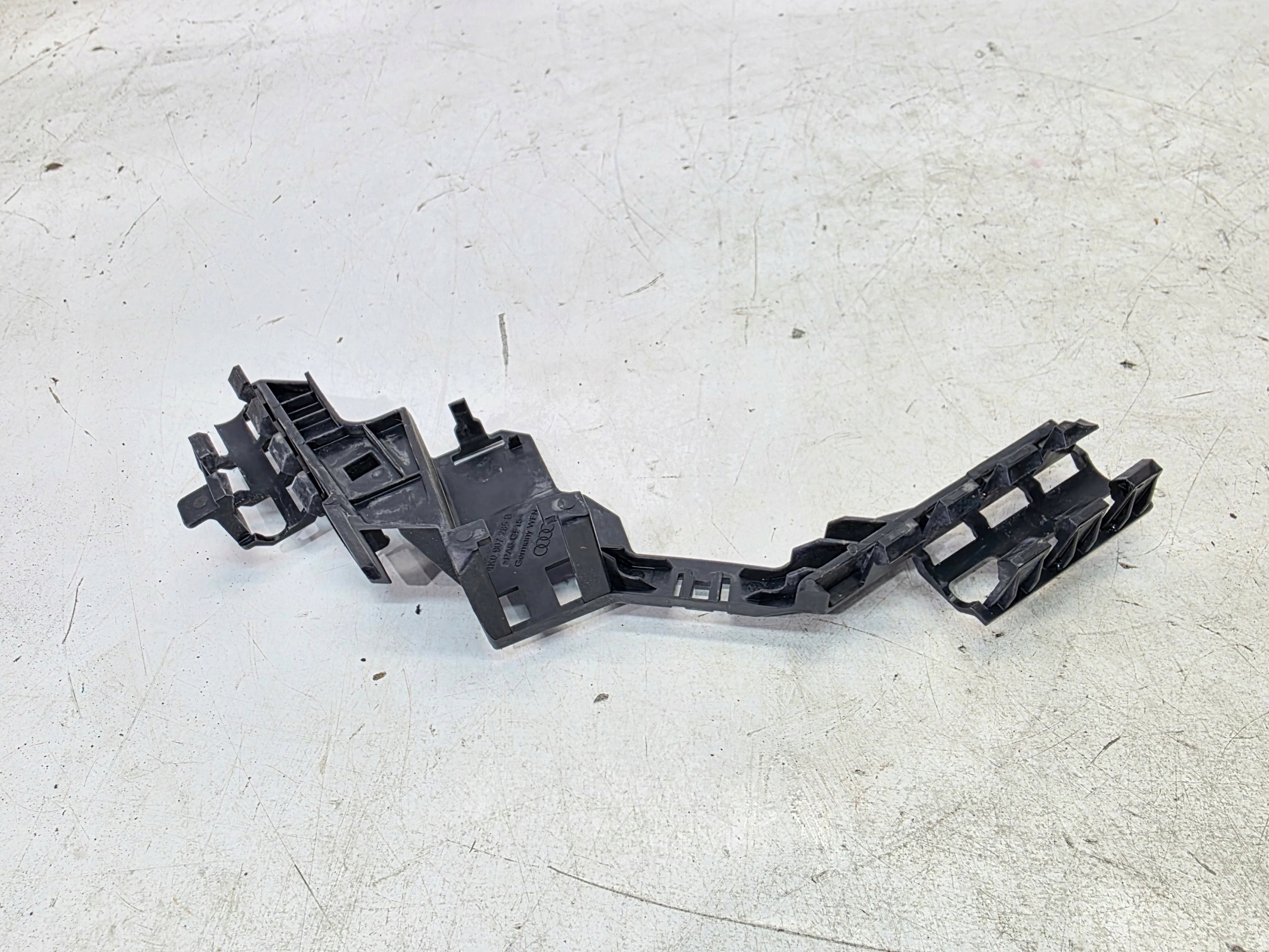 Halter Halter PRZEKAZNIKOW AUDI A6 C8 4K0907285B
