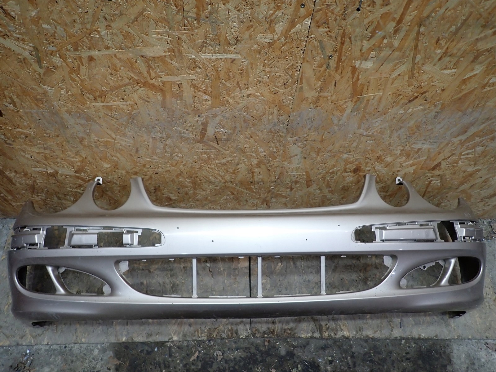 bumper front front MERCEDES E KLASA 211 2002-2005R A2118800040 CLASSIC