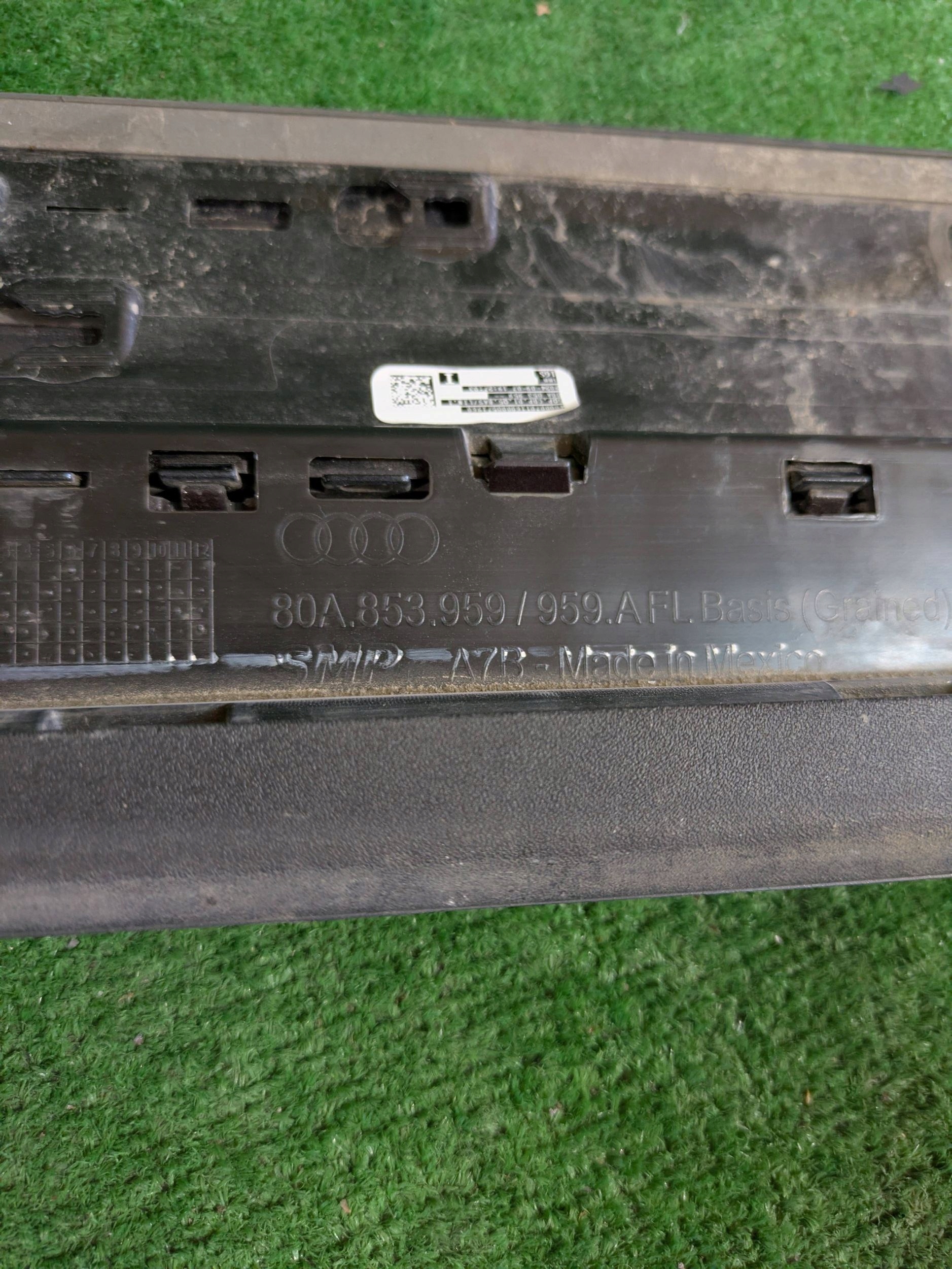 moulding door left front AUDI Q5 80A II NR.2