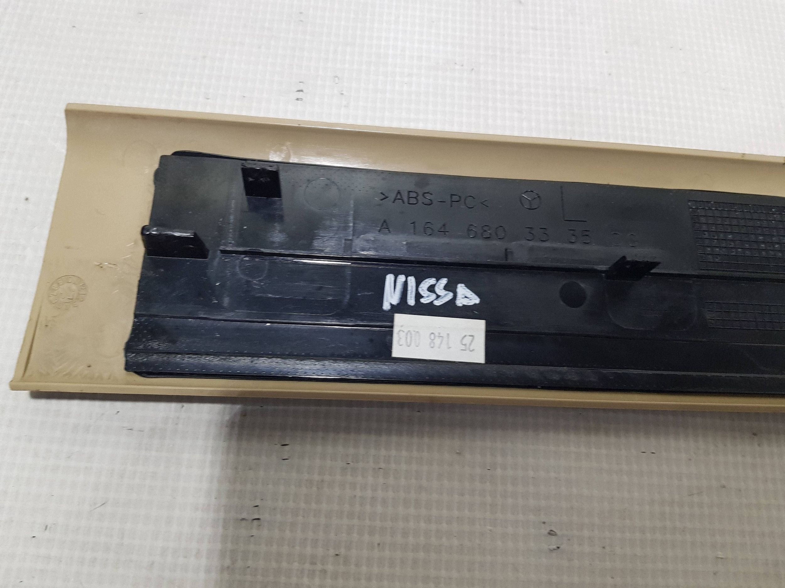 threshold cap moulding front front Mercedes ML W164 GL X164 A1646803335