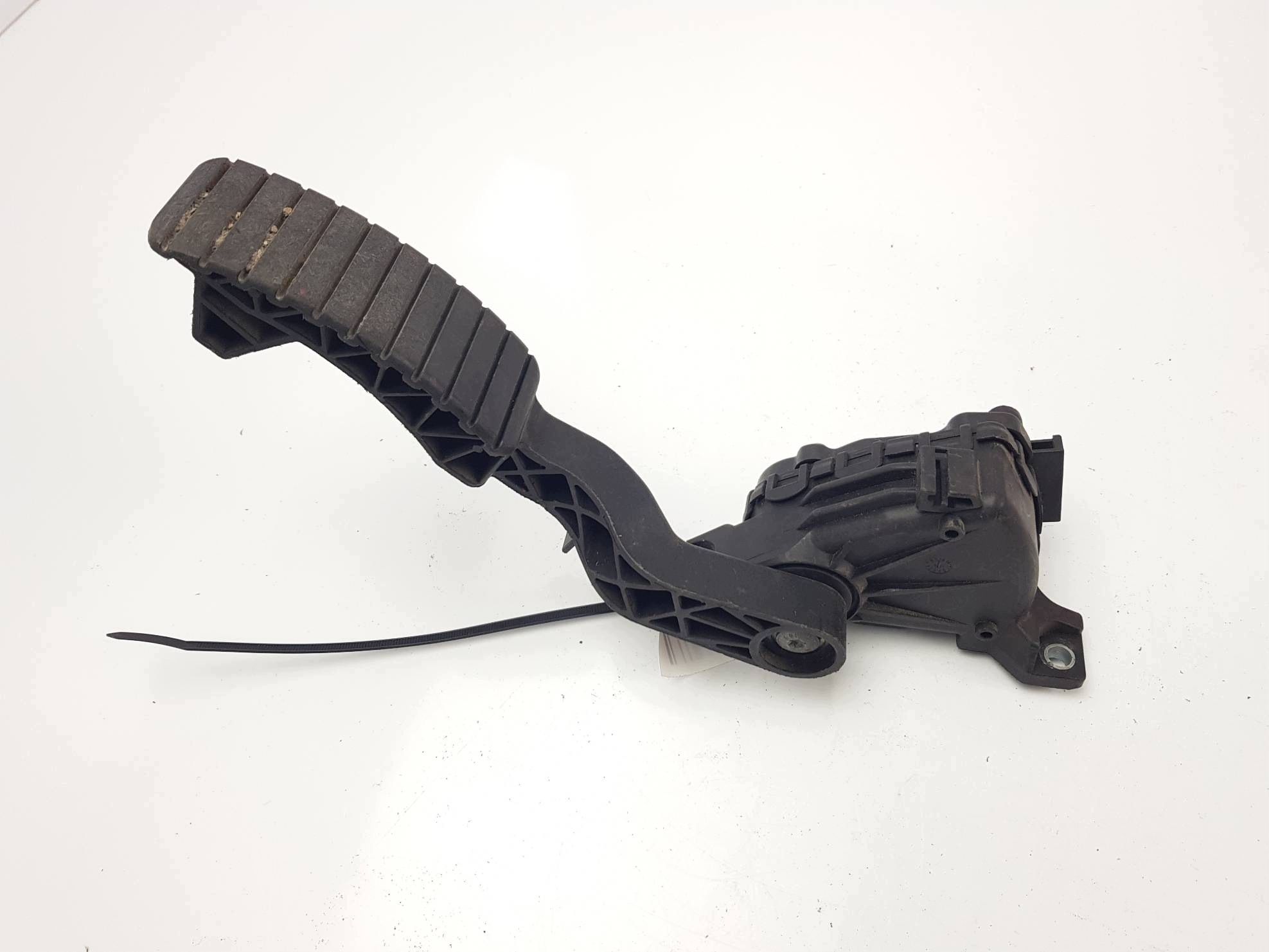 PEDAL 8200222904 OPEL SIGNUM
