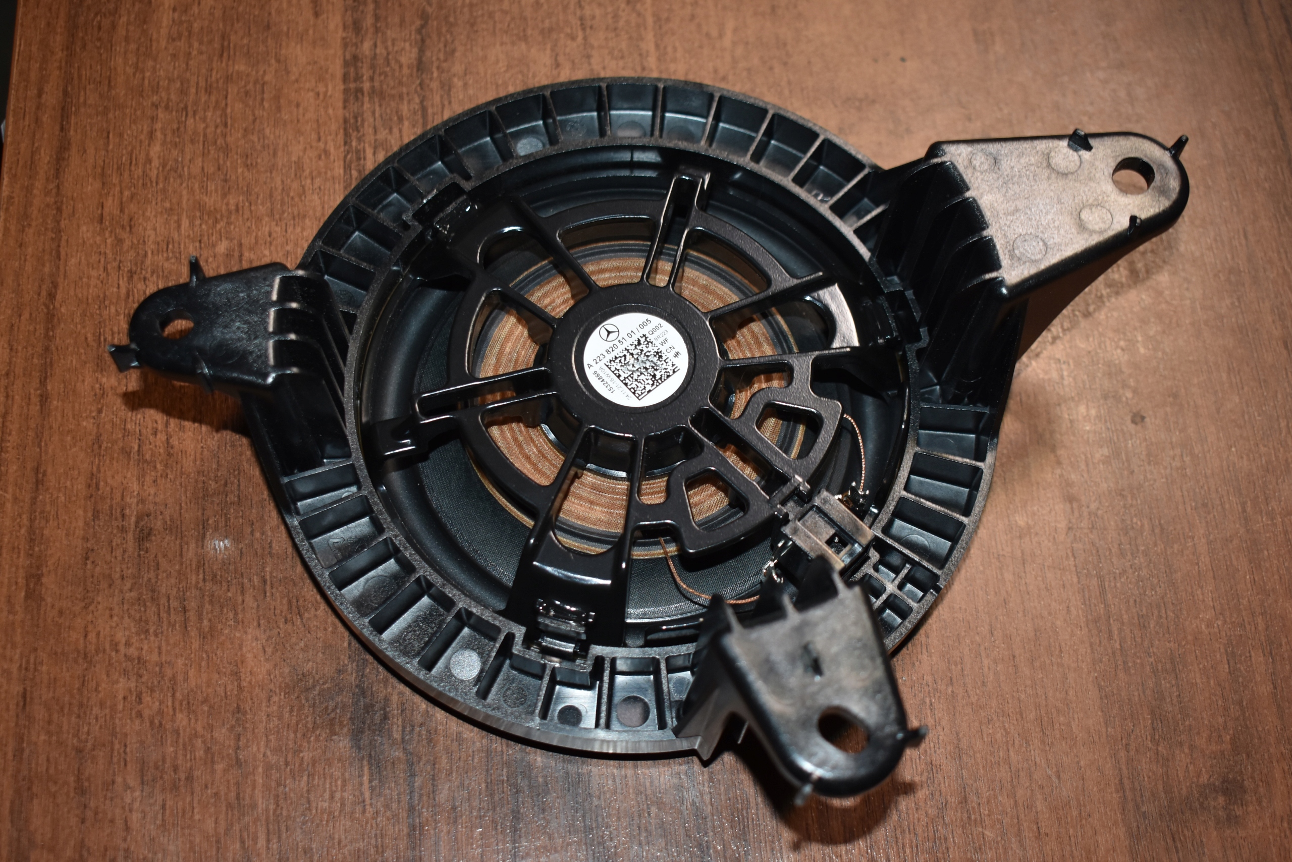 IDEALNY speaker MERCEDES W223 1