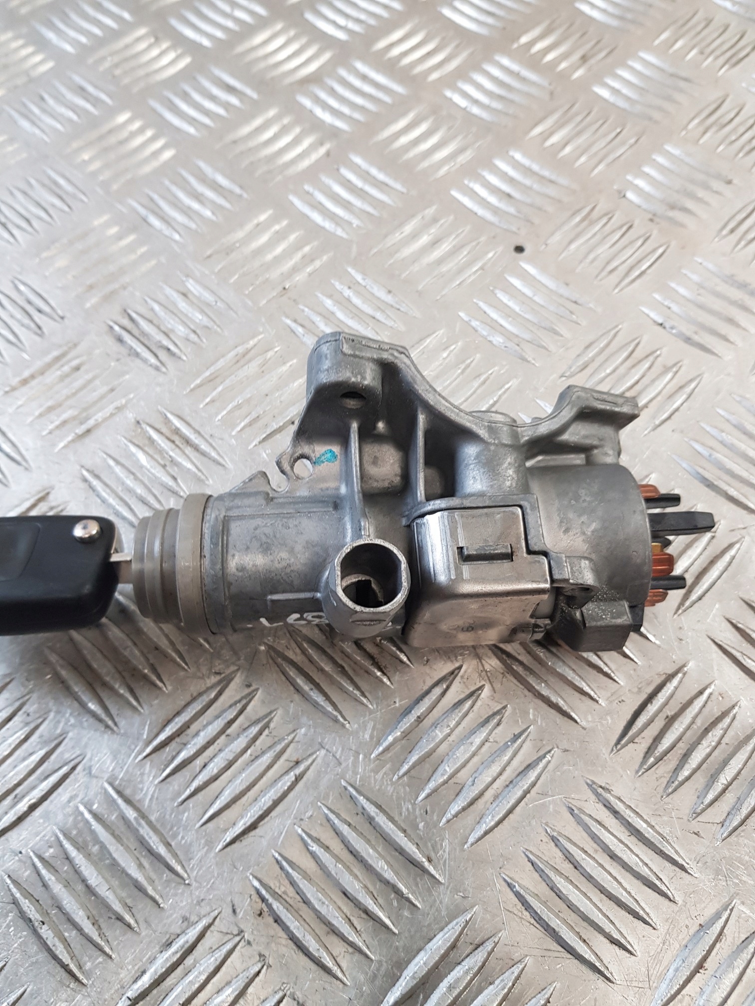 ignition key 4B0905851F VW SHARAN and LIFT 04R