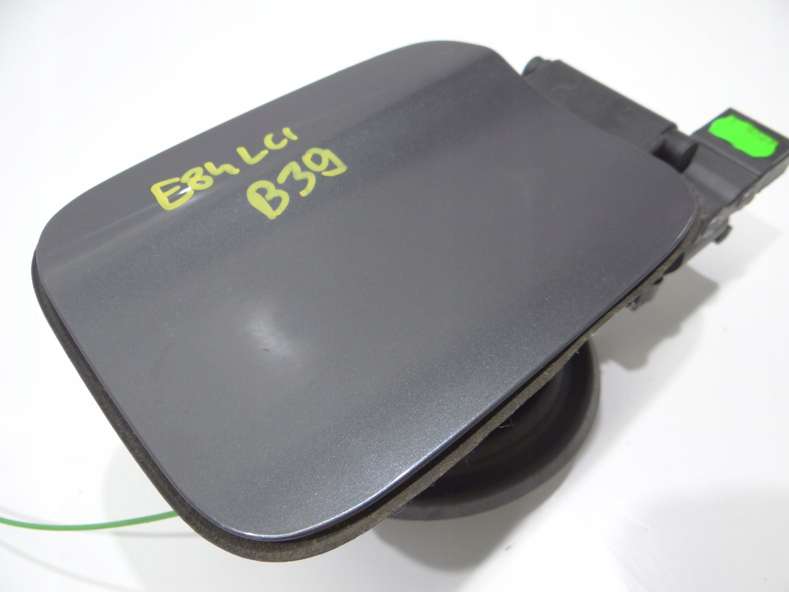 BMW X1 E84 LCI KLAPKA WLEWU PALIWA OE B39 Numer katalogowy części B39