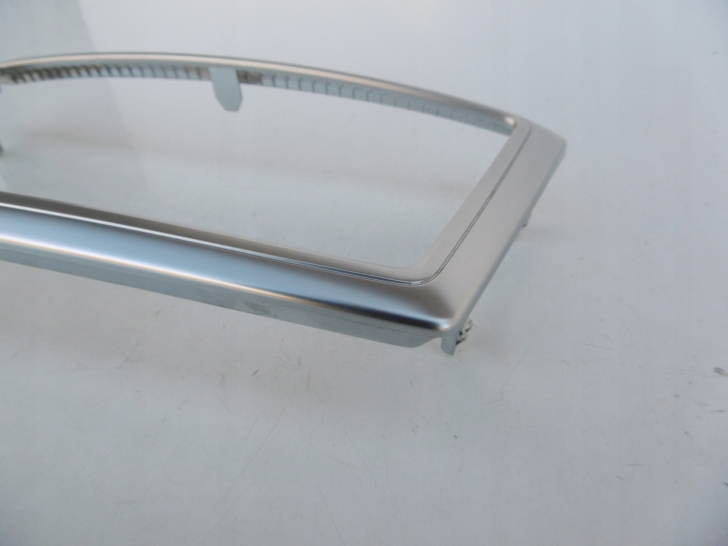 RAMKA RADIA KONSOLI MERCEDES ML GL W166 Typ samochodu 4x4/SUV Samochody osobowe