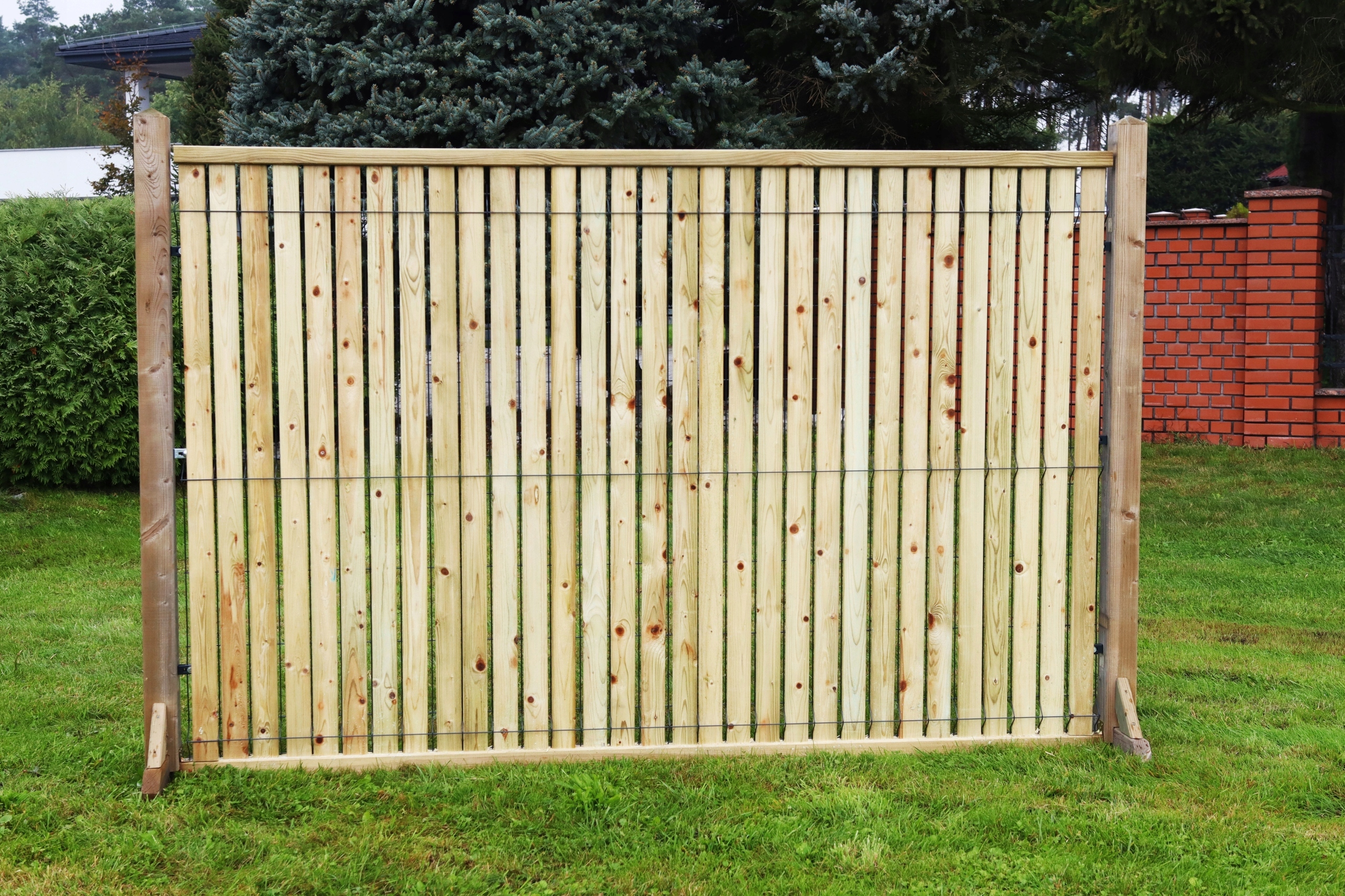 Dřevěné lišty pro panelové ploty, vertikální, široké 4/8 125 x 250