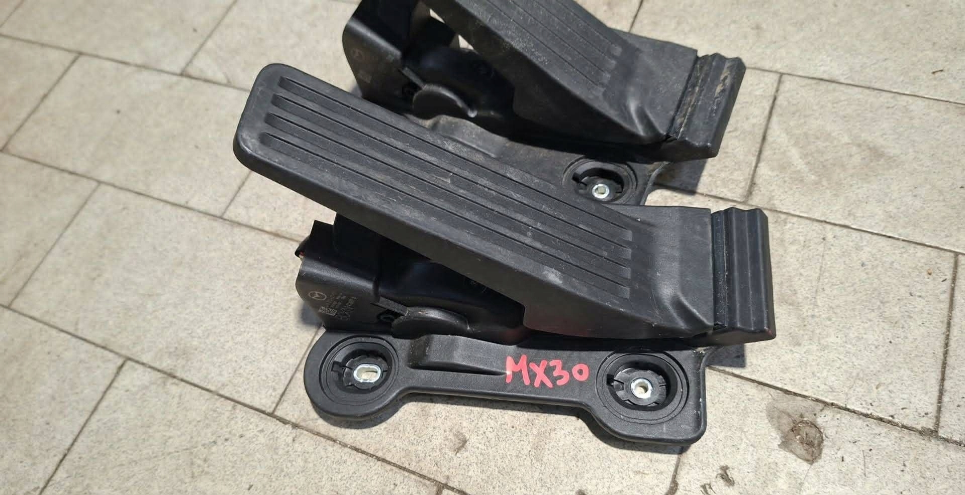 accelerator pedal Mazda CX-30 6PV31243710