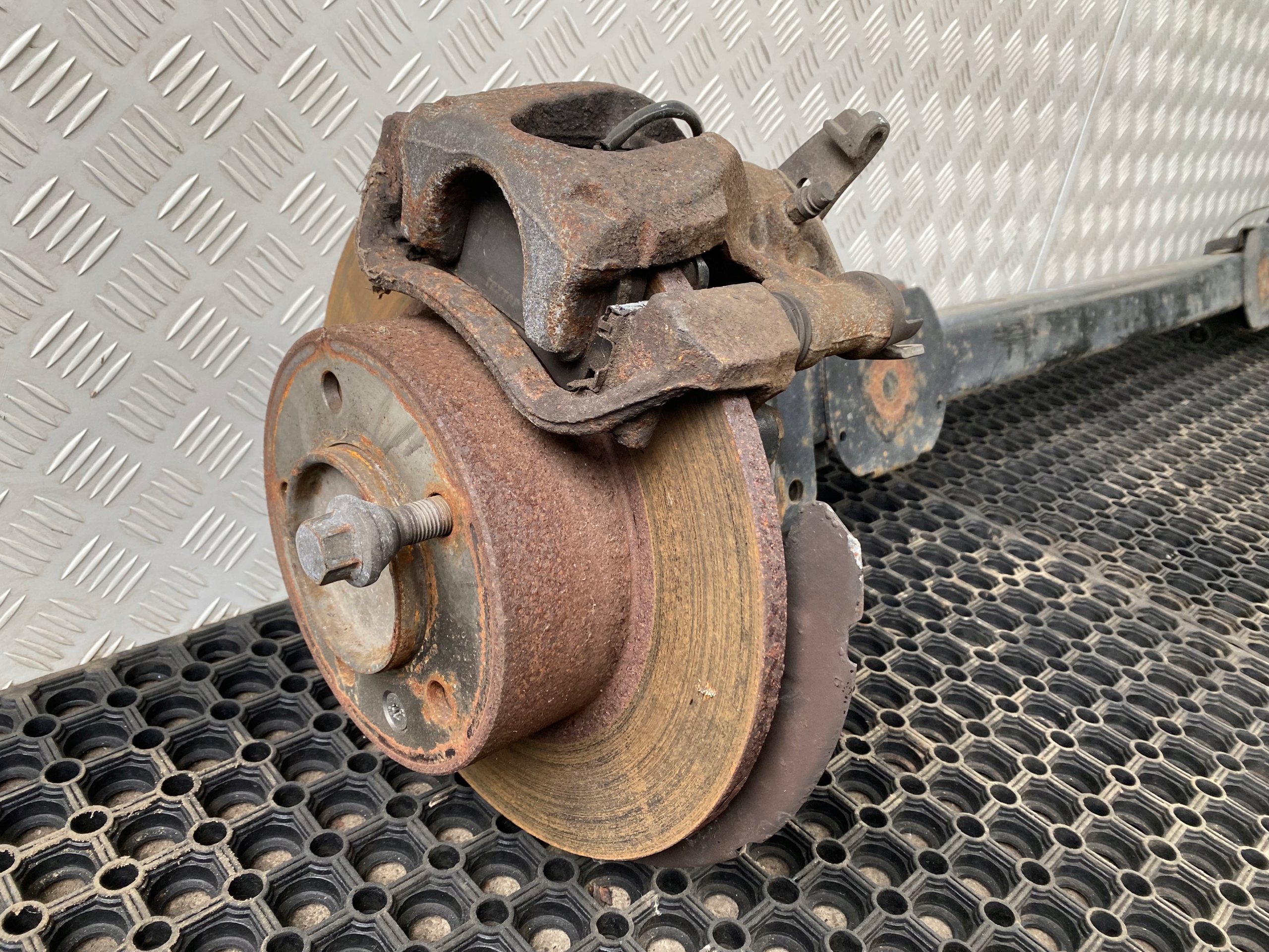 RENAULT MASTER III MOVANO B 10-18 axis rear springing sider rear part OE
