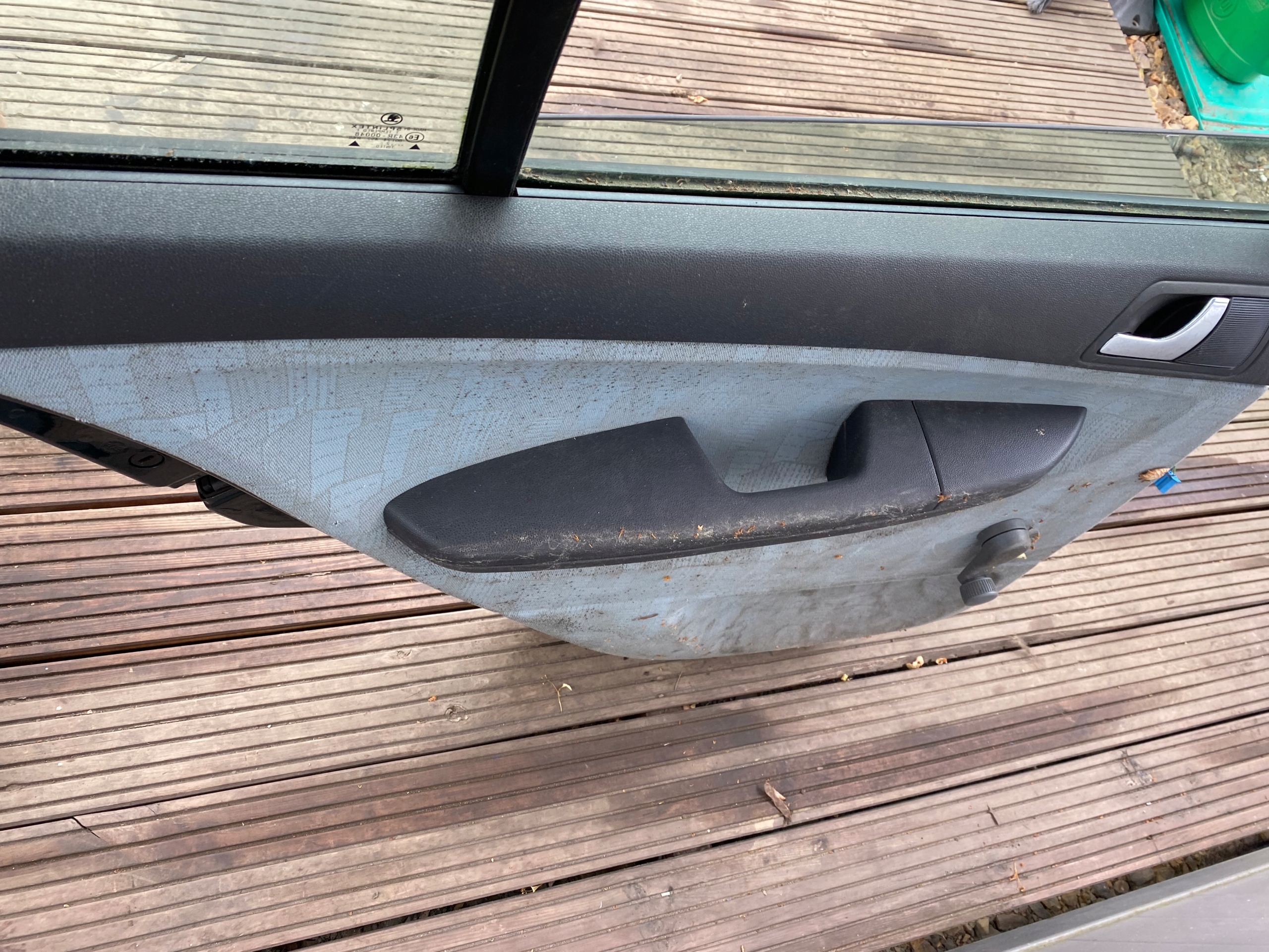 SKODA FABIA and HB complete door left rear part 9570