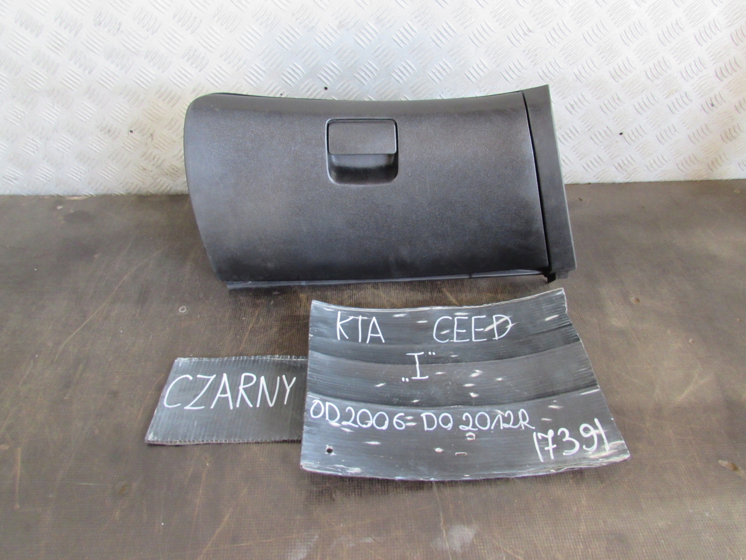 бардачок пассажира 84760-1H050 kia CEED I 06-12 r.