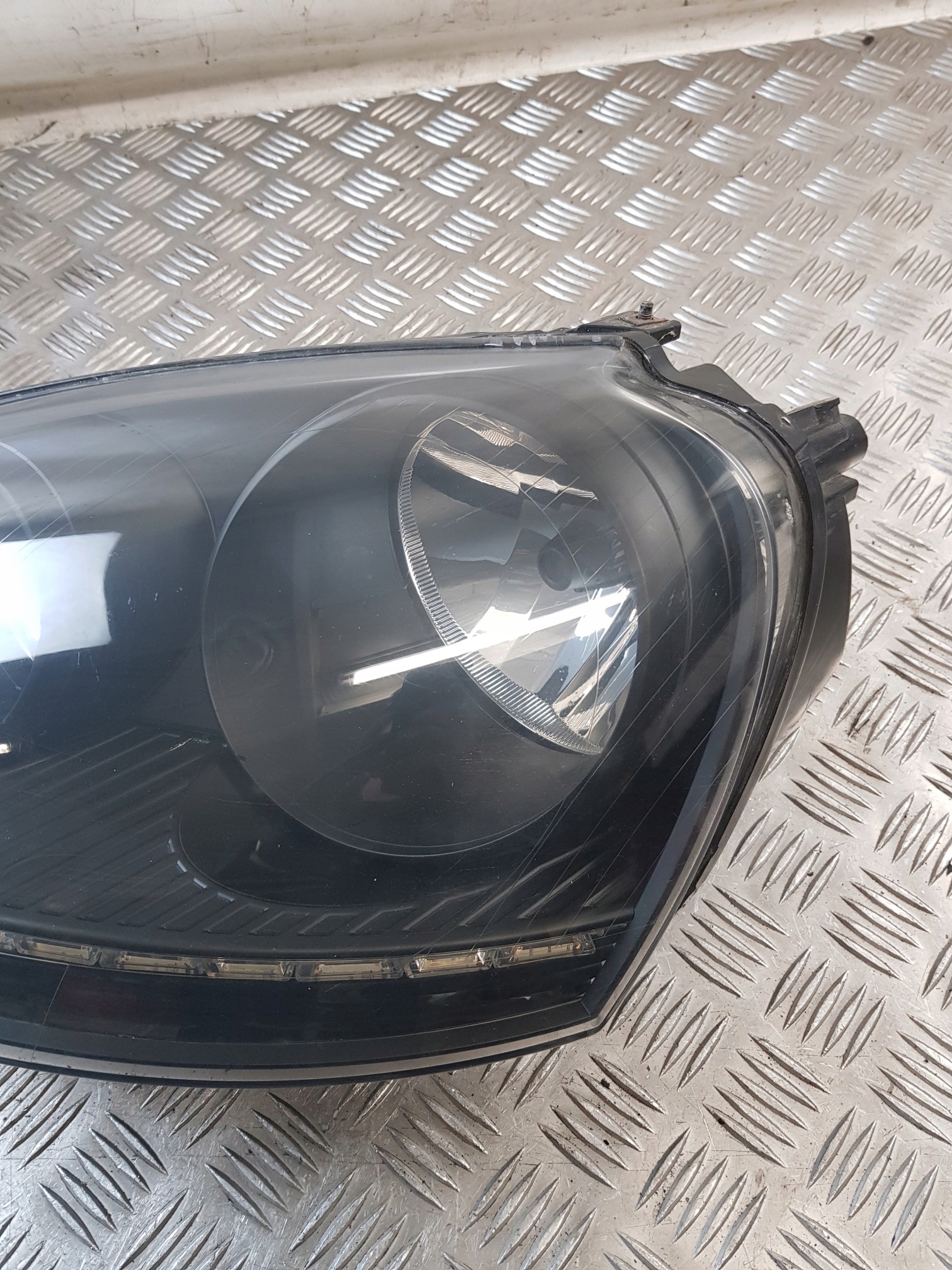 light left front 1EG24700701 VW GOLF V 04R EUROPA