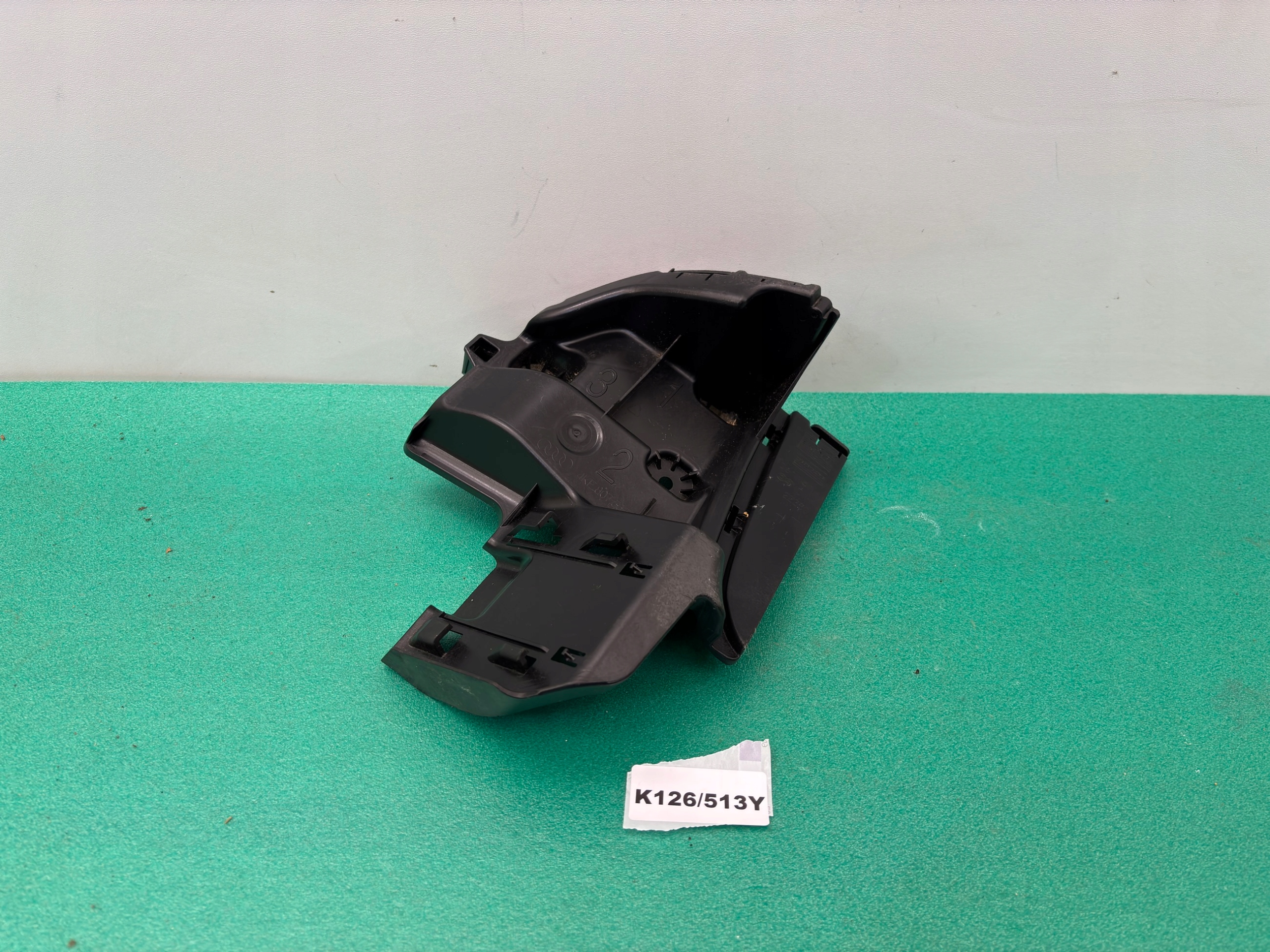 AUDI E-TRON 4KE bumper bracket left rear part holder 4KE807365 K126/513Y