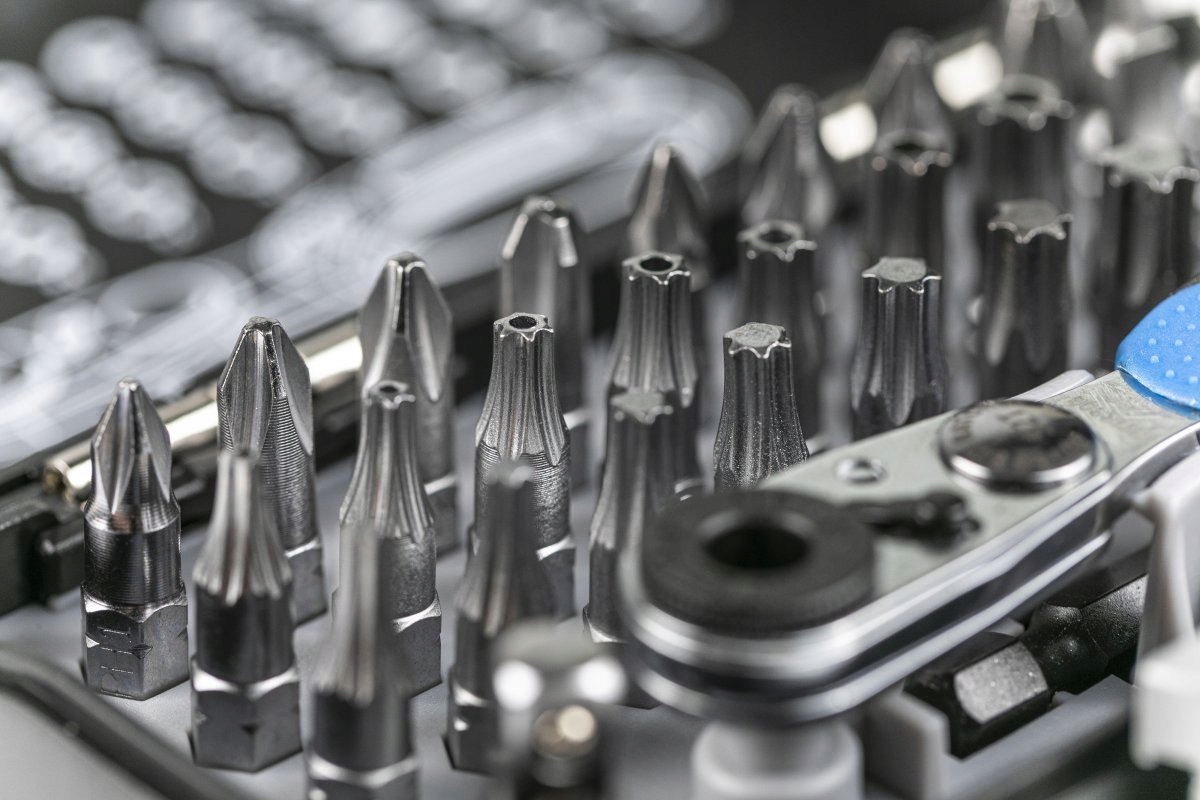 ZESTAW KOŃCÓWEK WKRĘTAKÓW 33el GRZECHOTKA Hogert EAN (GTIN) 5901867178466