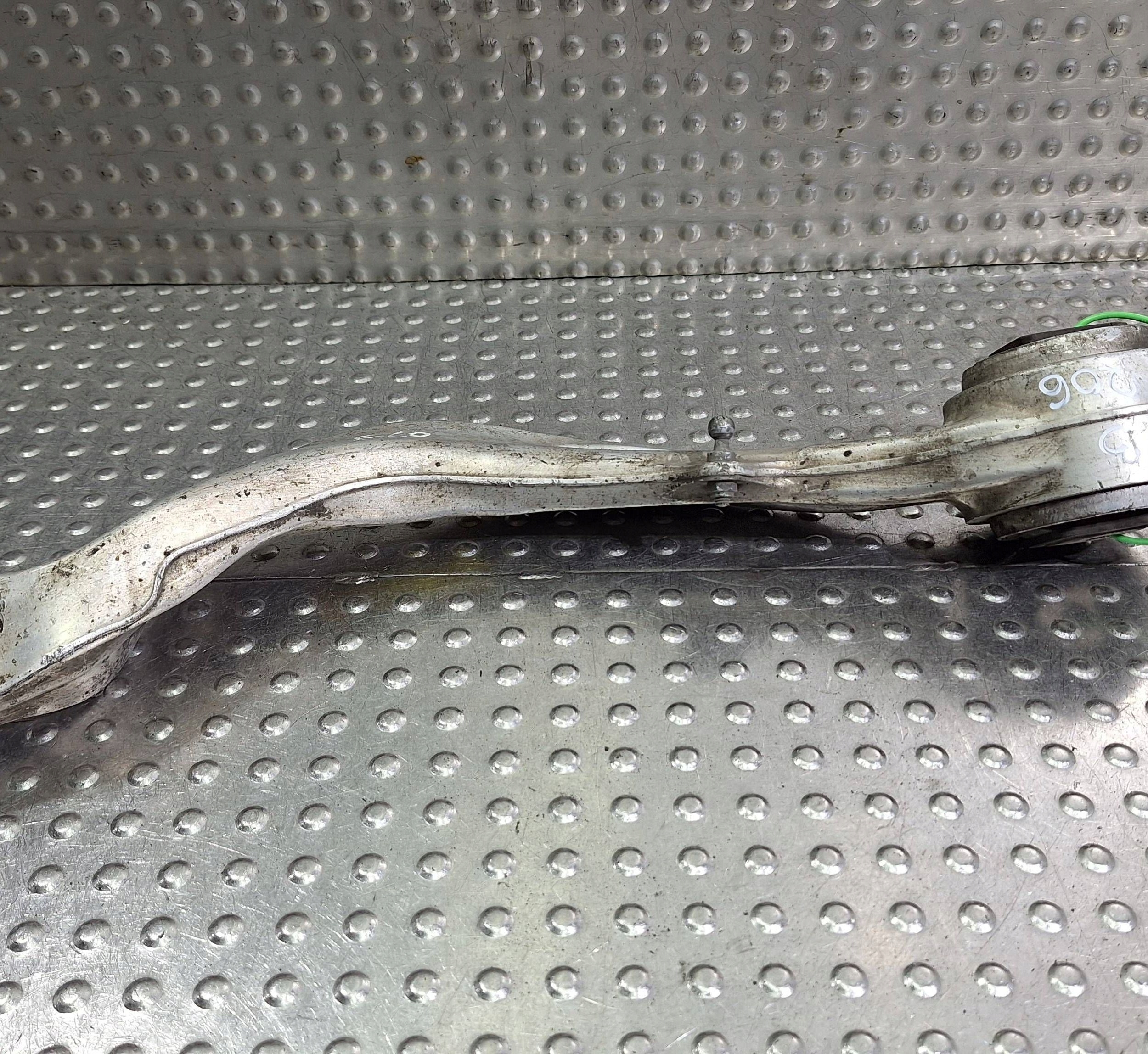 rameno pravý předek 6770686 BMW E60 E61 XDRIVE