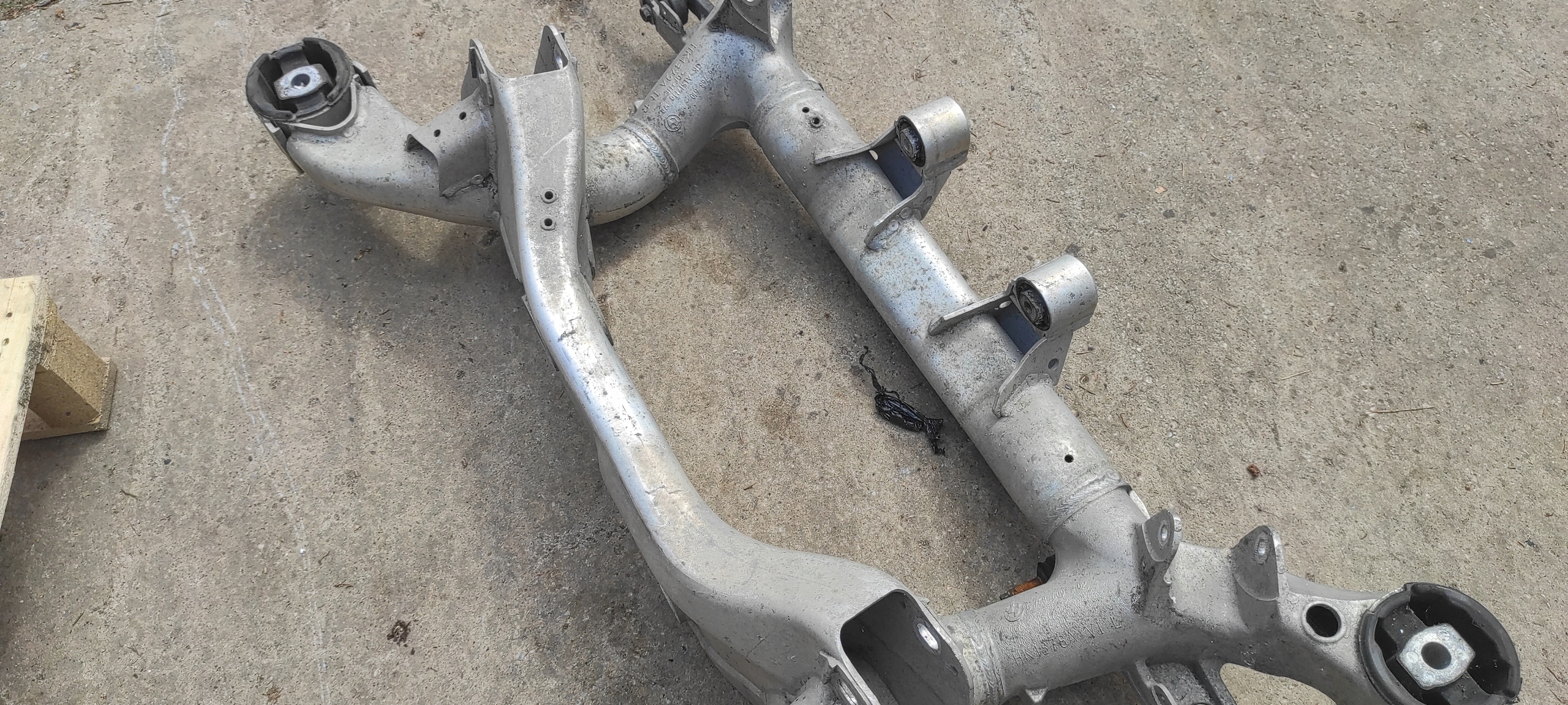 Achsträger Achsträger bmw heck hinten 7 E65 6768610