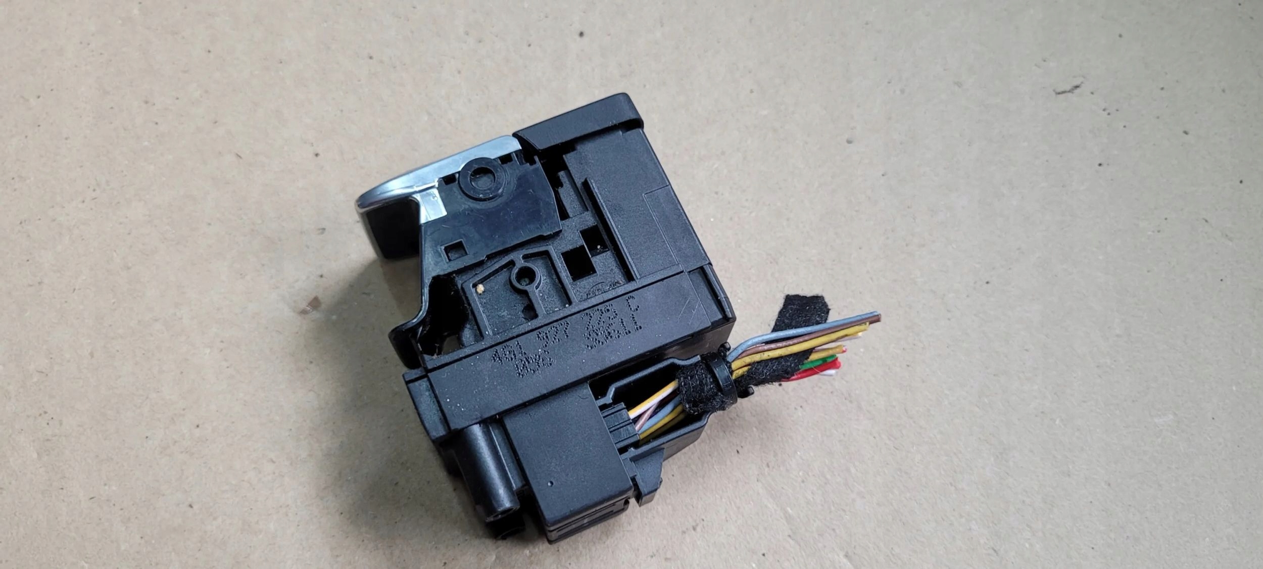 A7 4G S7 tlačítko elektrická brzda 4G1927225C A6 C7 4G
