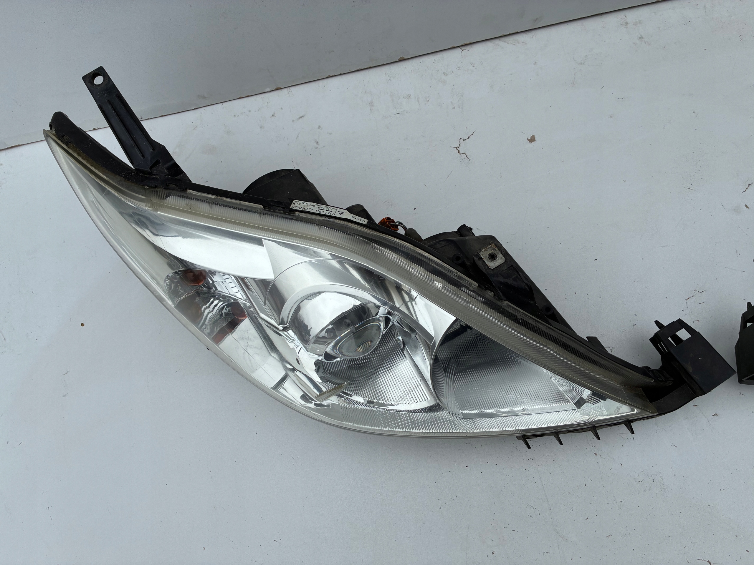 light Reflektor Xenon front right left komplet Mazda 5 and CR OEM 05-07r.
