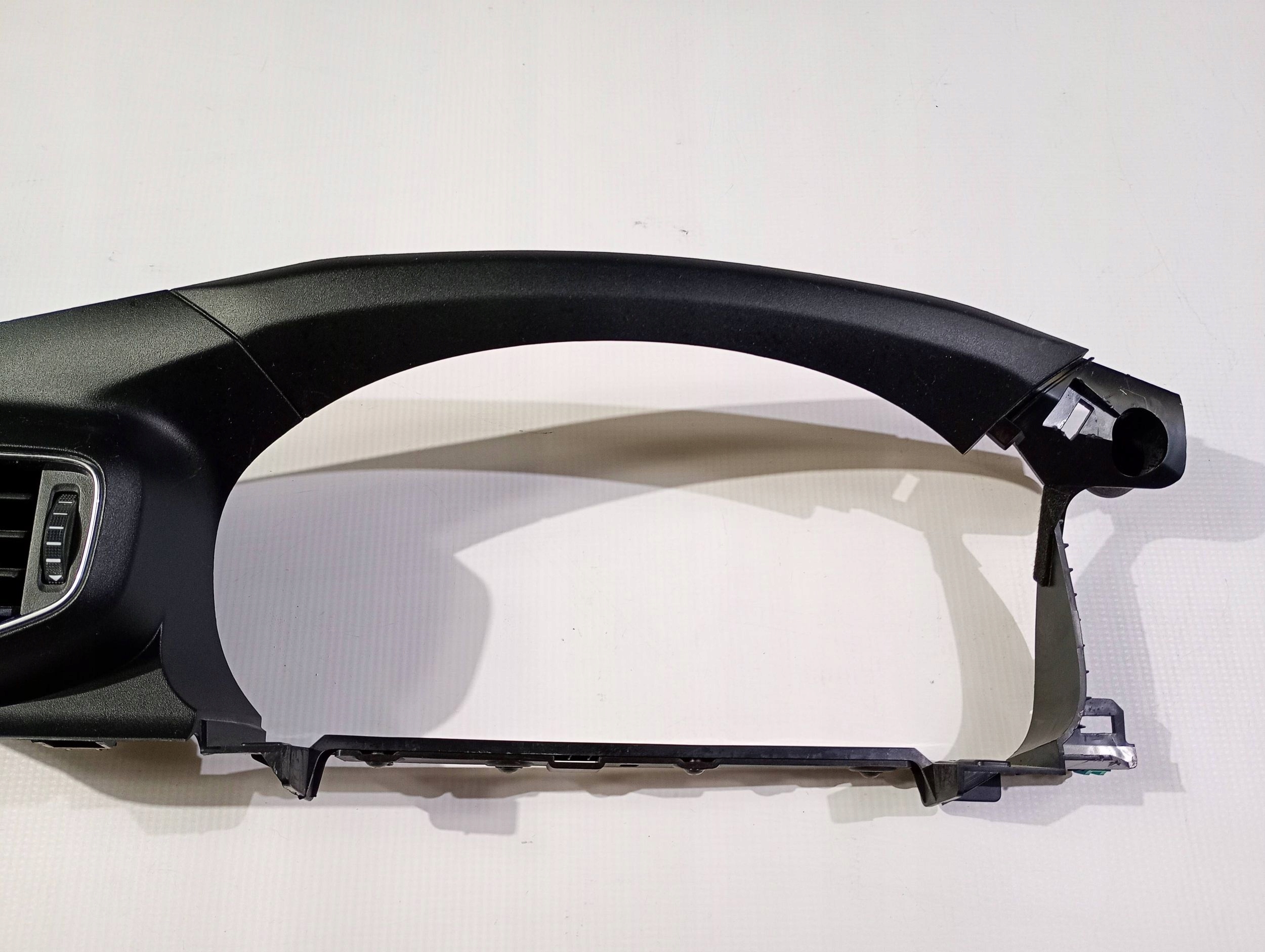 grid air conditioning devices instrument panel frame of dials dekor Ford Explorer VI 3.0 ST 2020