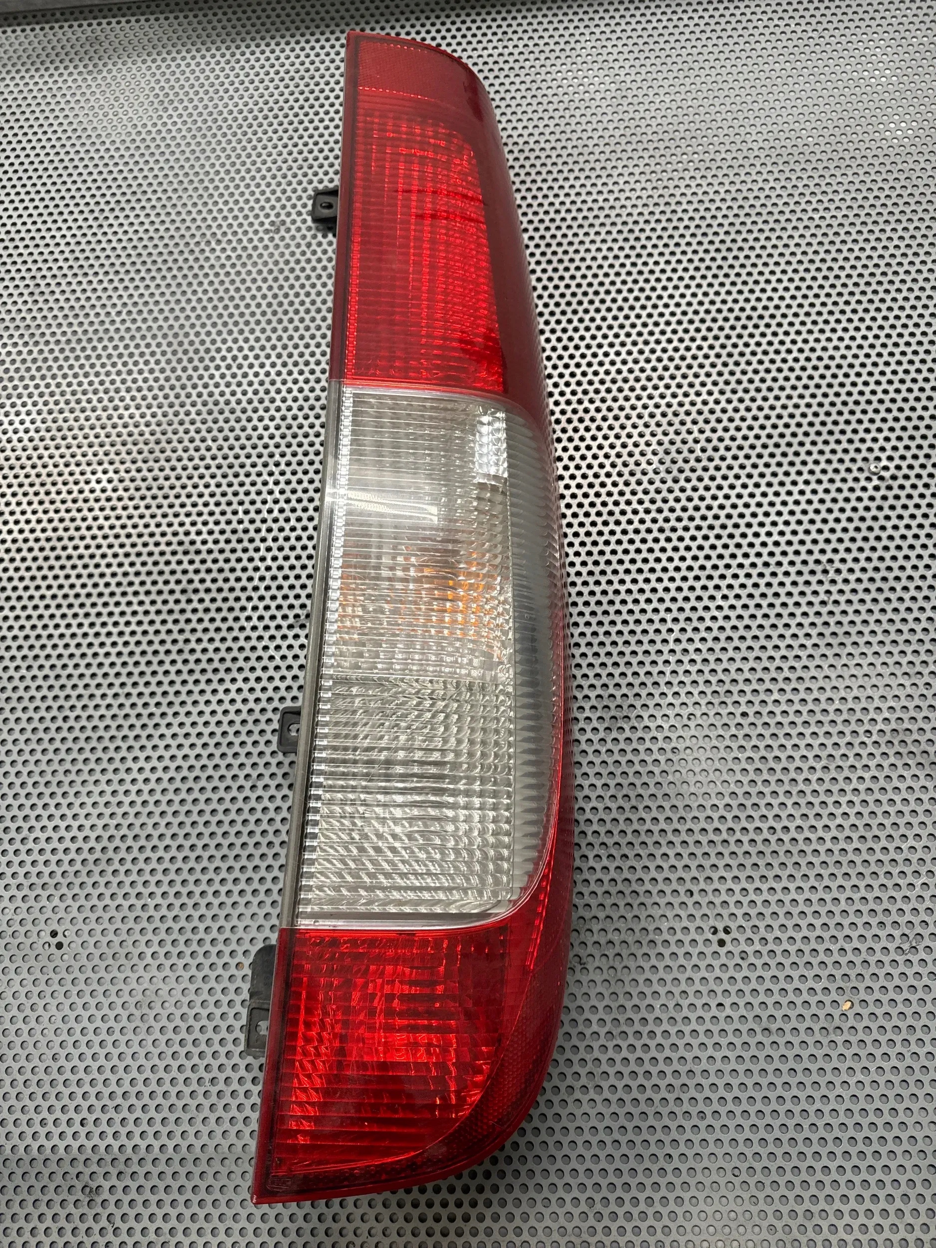 LAMPA PRAWY TYŁ MERCEDES VITO 639 KOMPLETNA