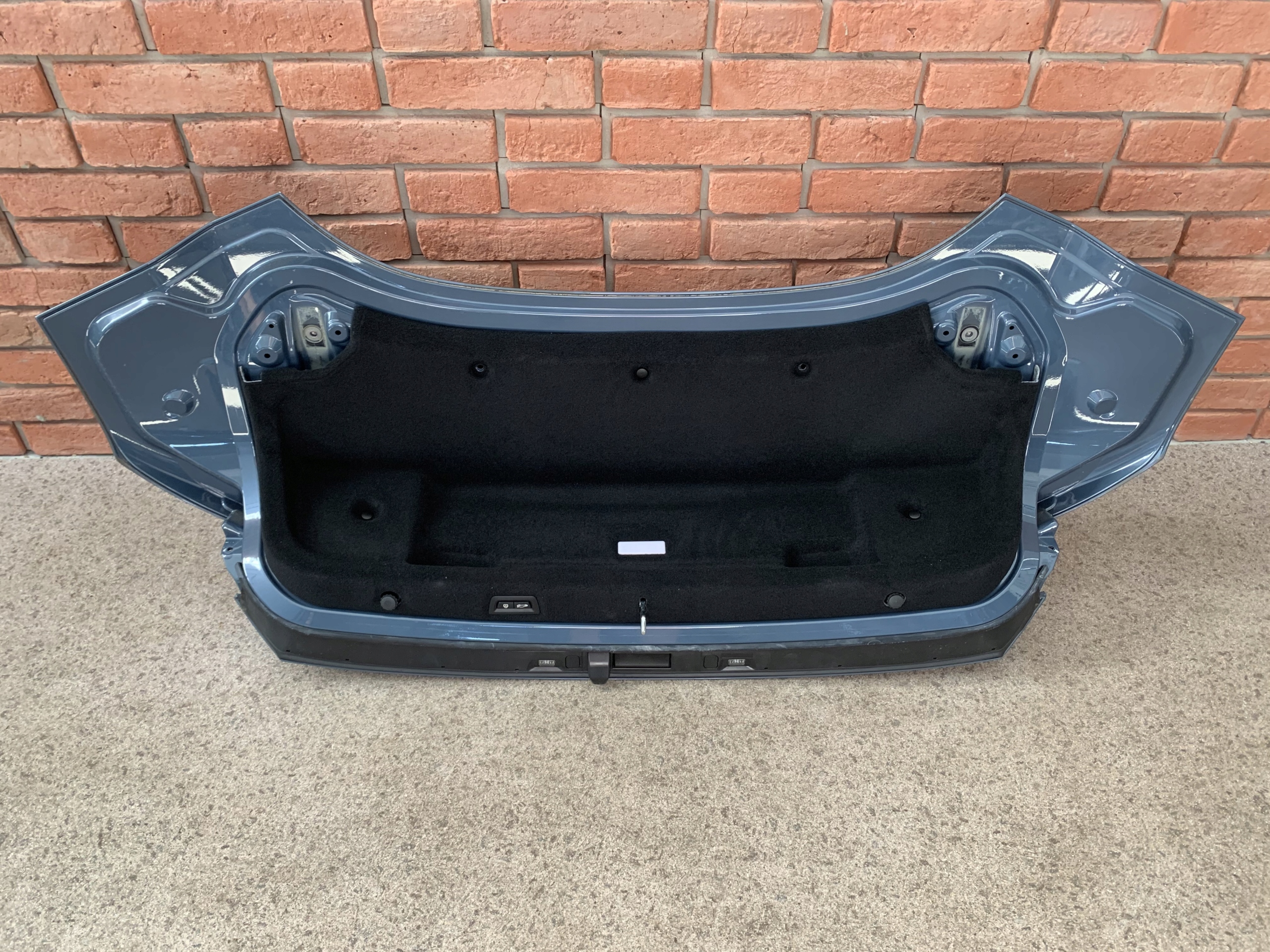 BMW M8 F92 G15 KLAPA BAGAŻNIKA KOMPLETNA KOLOR C38 Producent części BMW OE