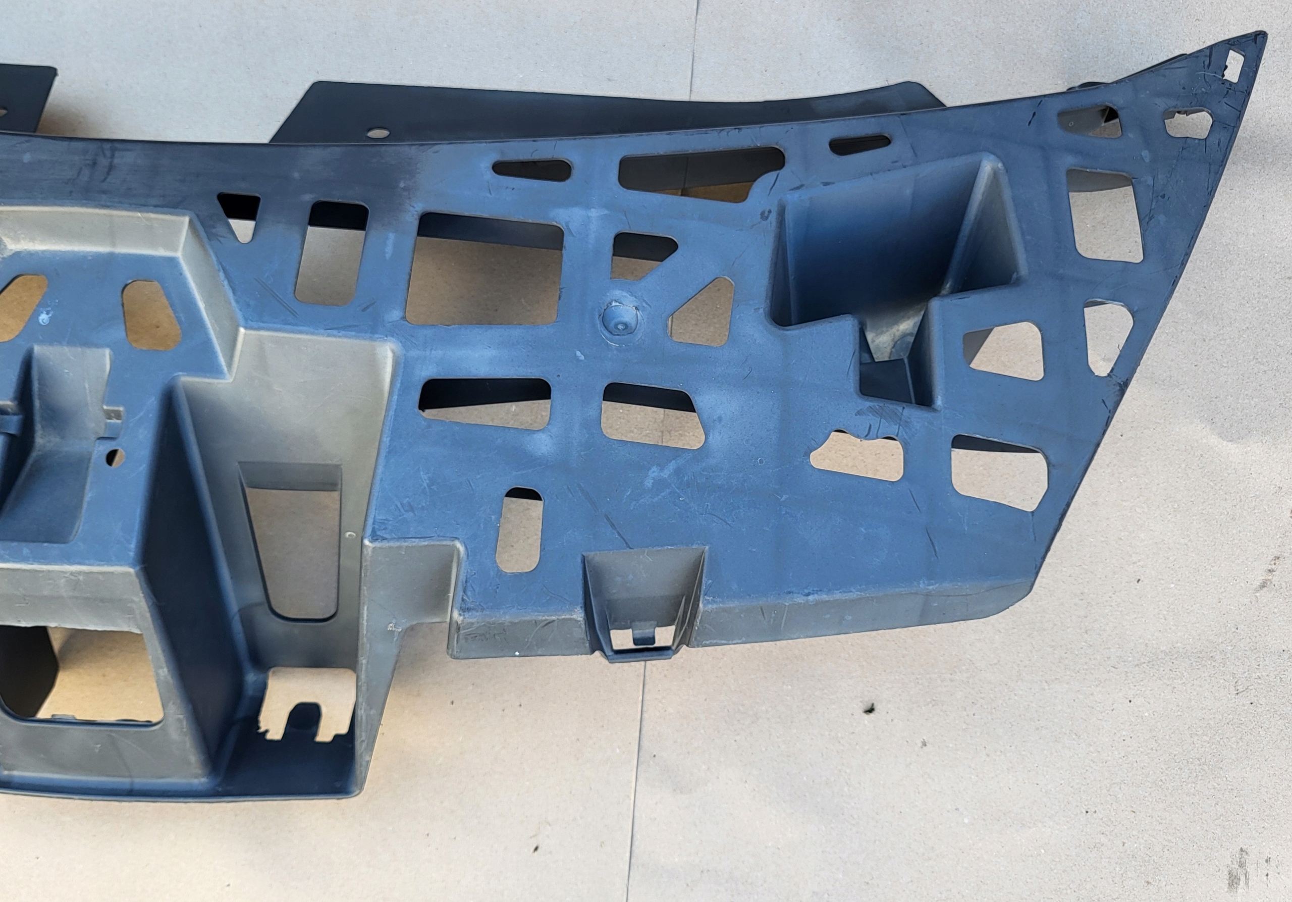 pillar upper of a bumper grille front support RENAULT CLIO 3 III LIFT OE