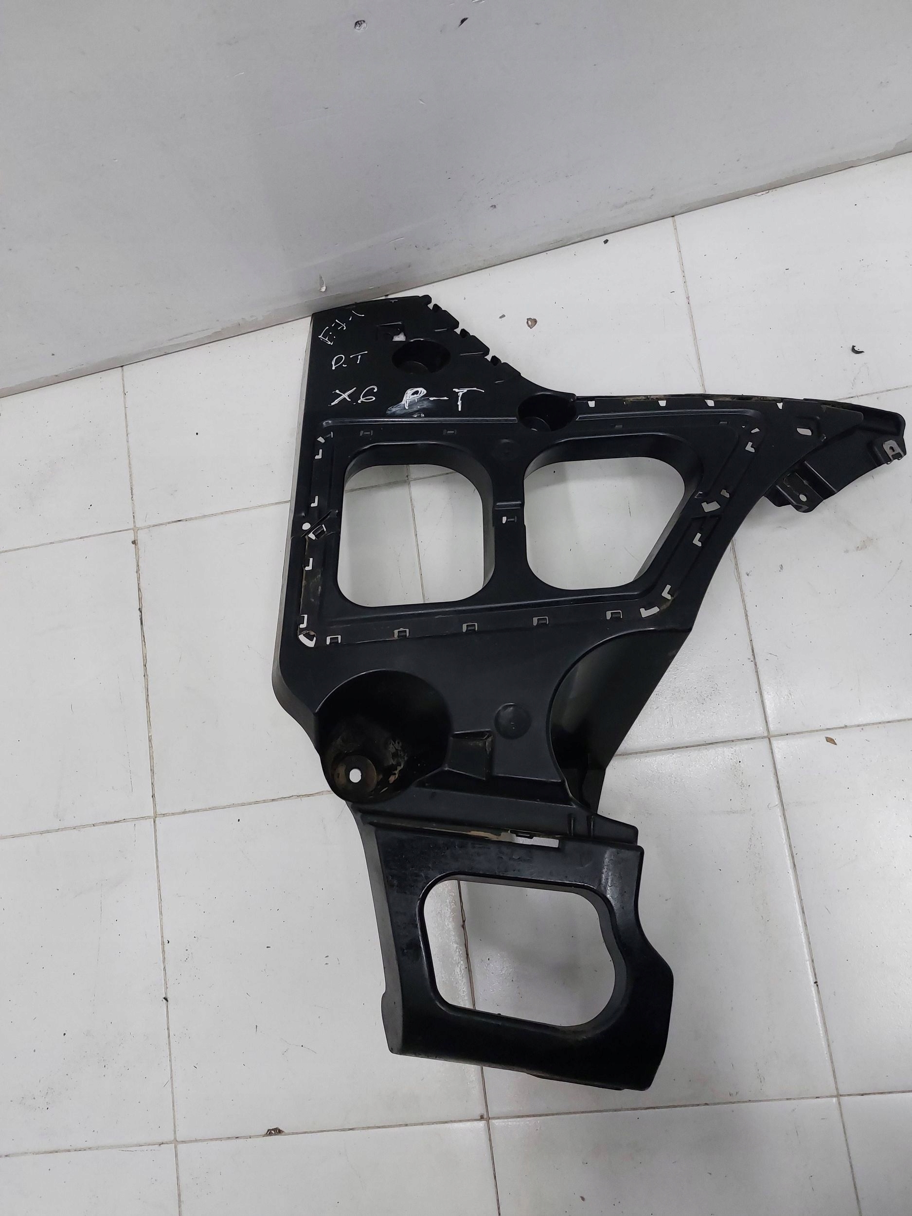 BMW X6 E71 Support Support plaque Pare choc Droite Arrière 7176246