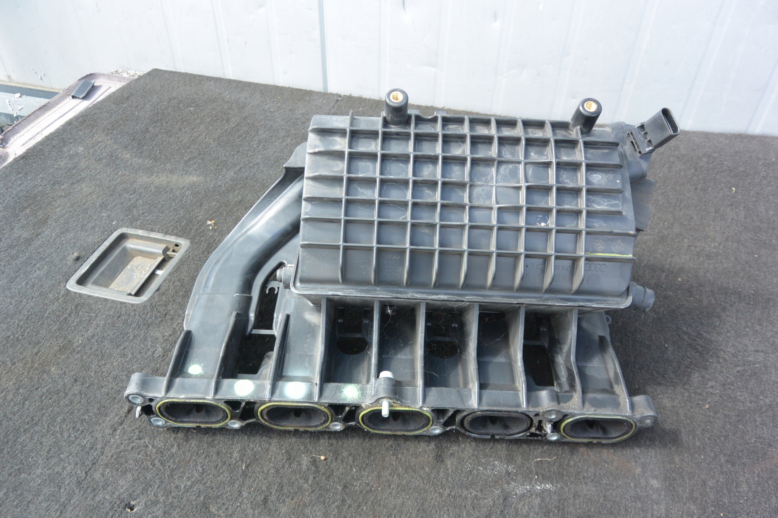intake manifold 2.5 SE VW PASSAT B7 JETTA BEETL USA
