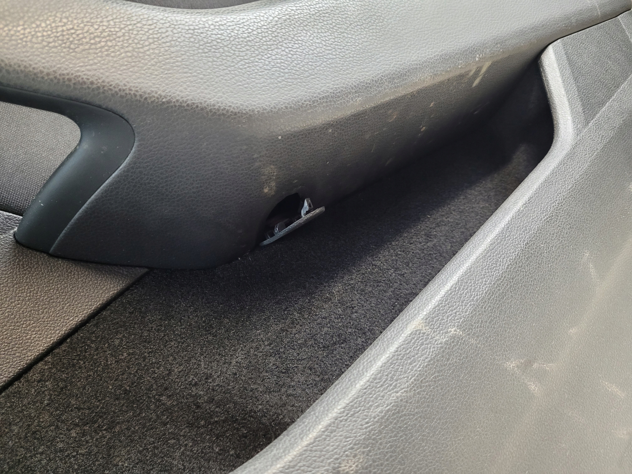 side upholstery handle door right front VW PASSAT B8 KOMBI 15r.