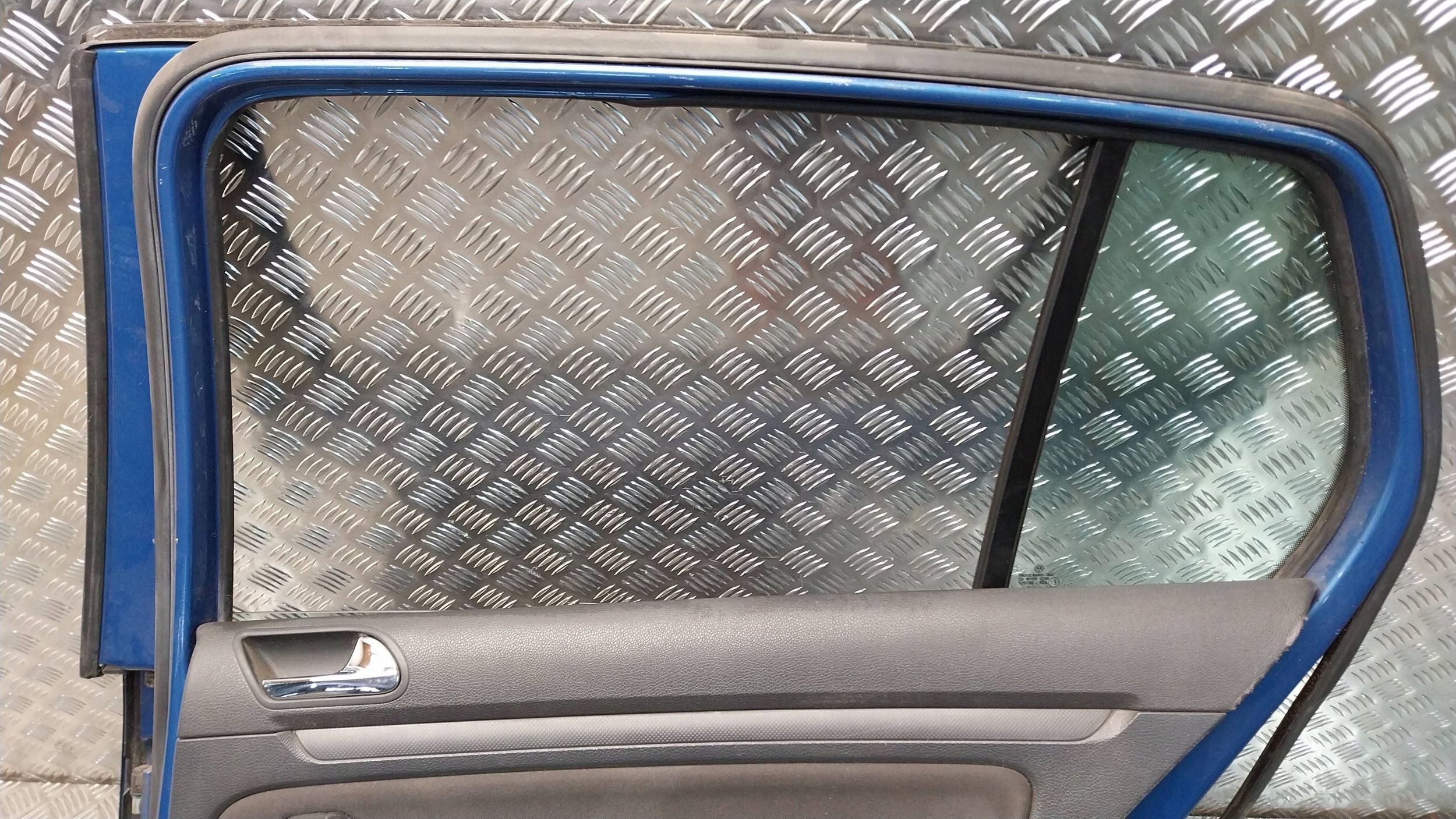 Portière Arrière Droit VW GOLF V HATCHBACK 03