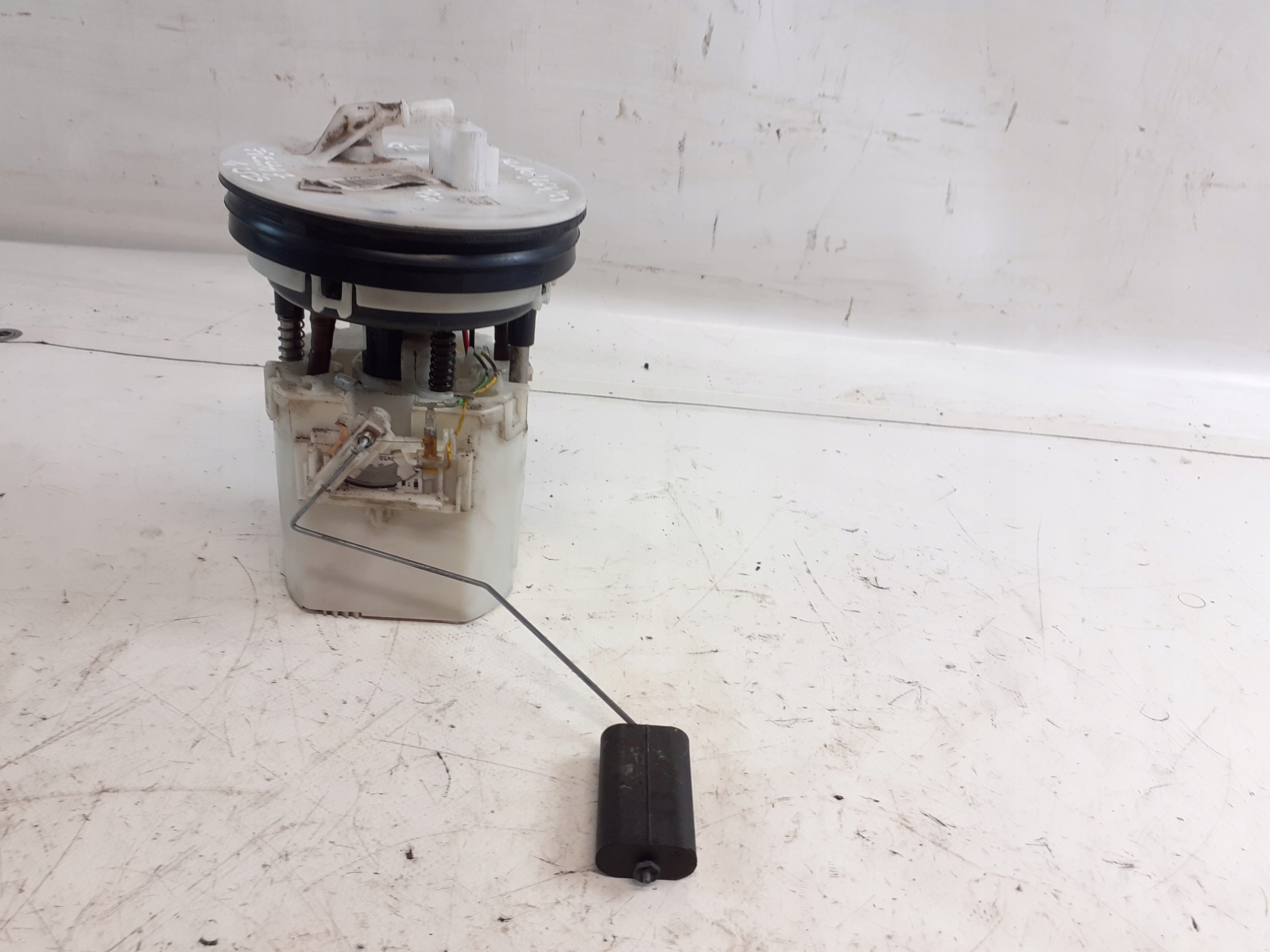 feed pump 8V51-9H307-CA FORD FIESTA MK7