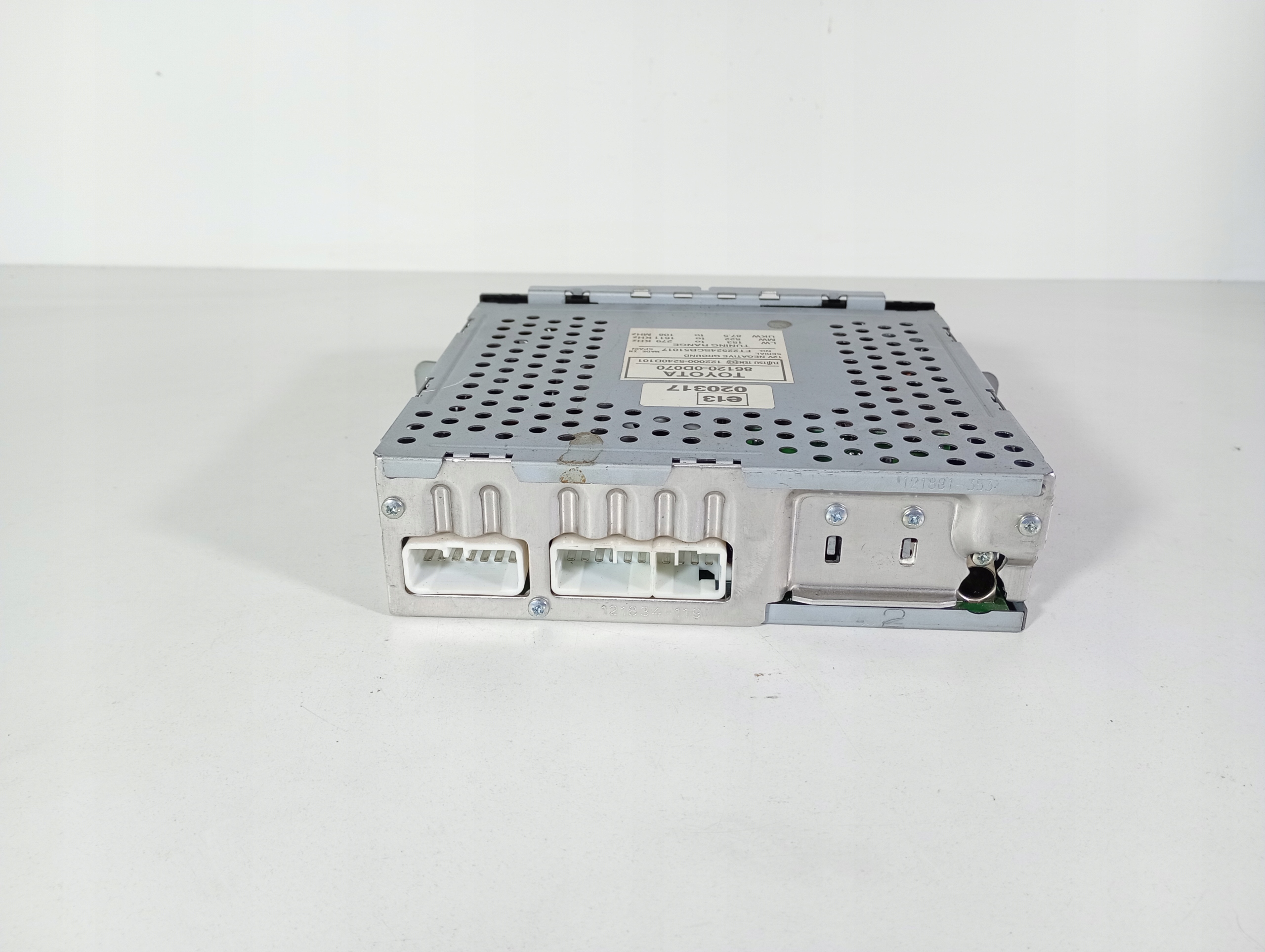 Toyota Yaris 1 99-06 RADIO original missing code OE 861200D070