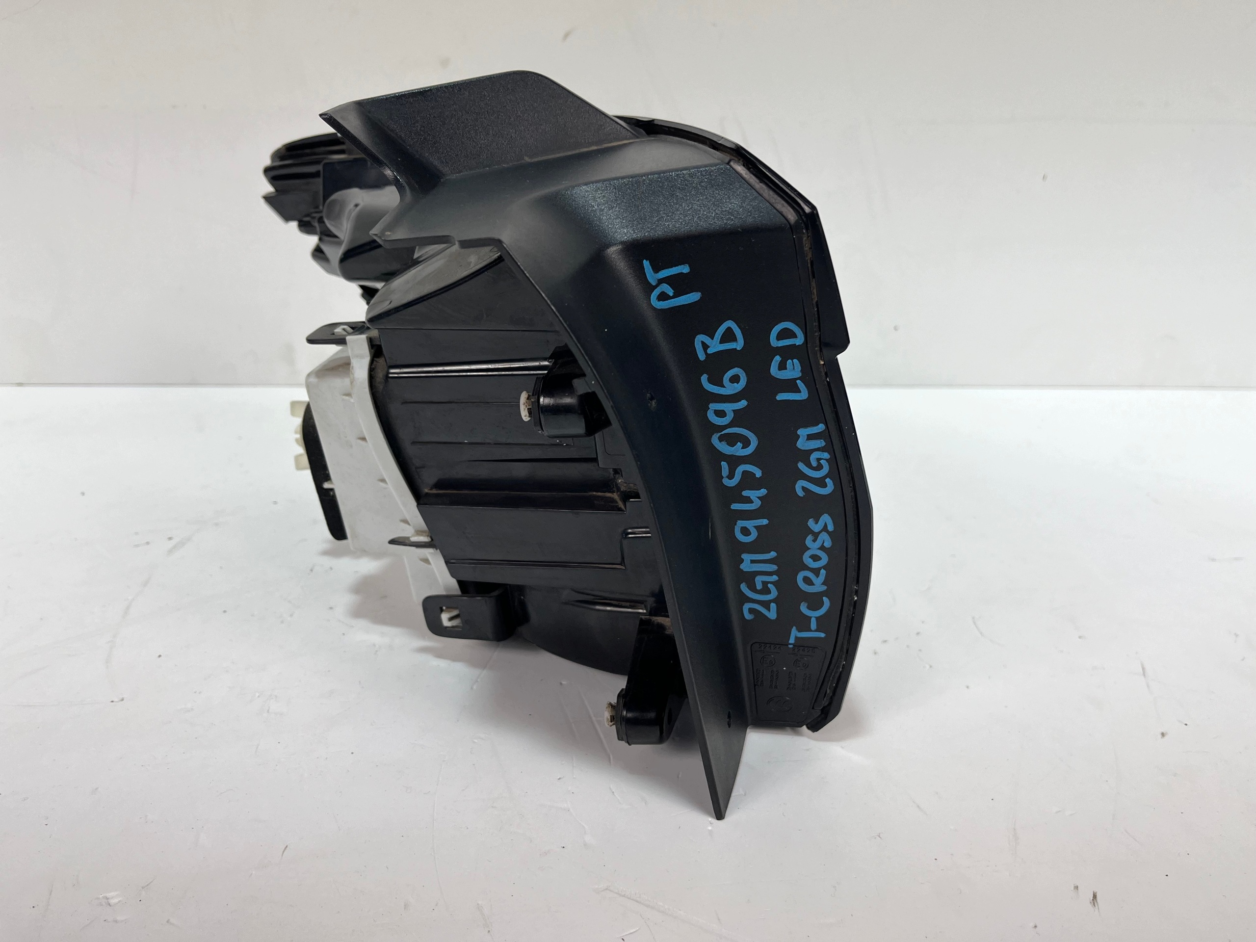 light right rear T-CROSS 2GM 2GM945096B