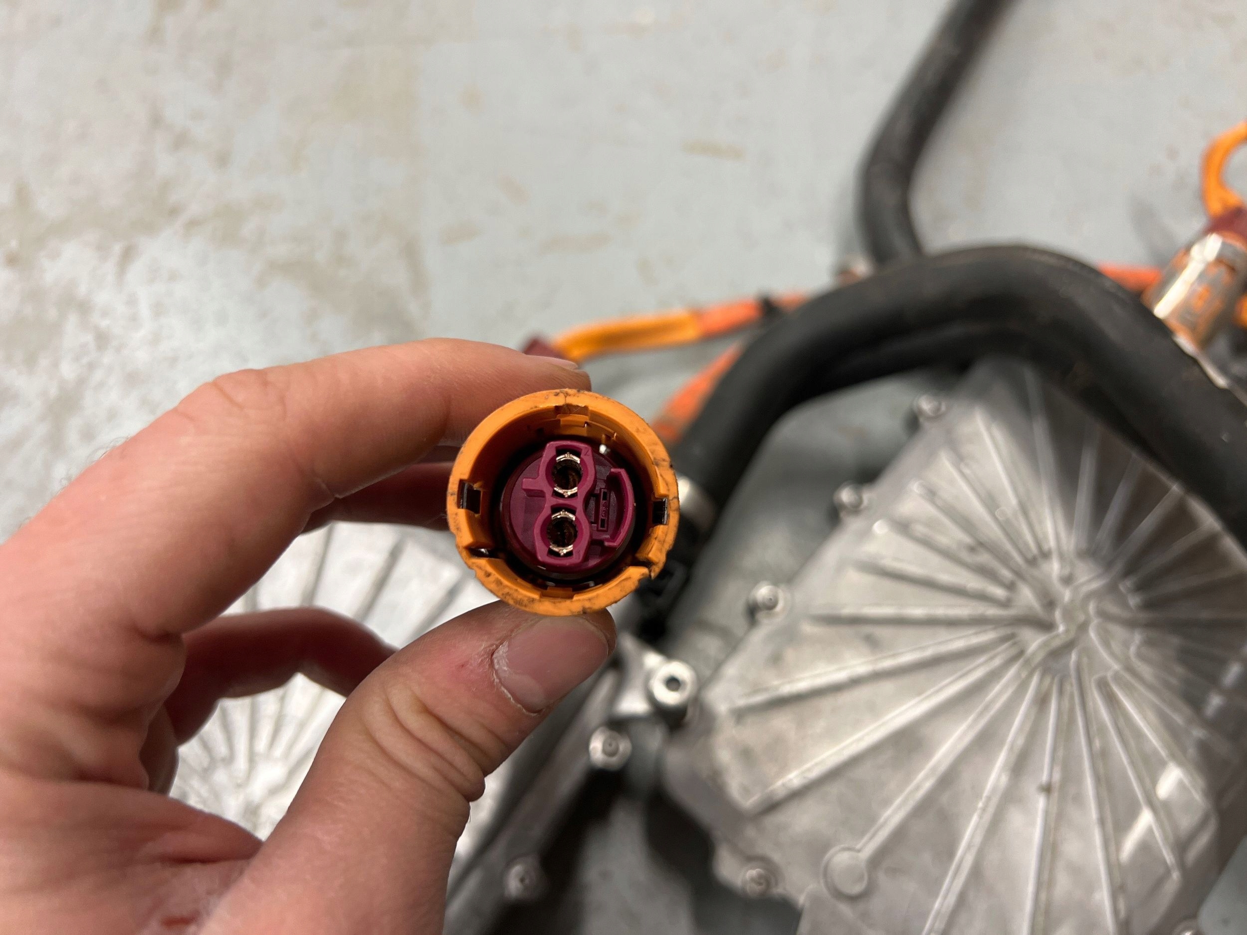 BMW i4 2024 моторчик вентилятора