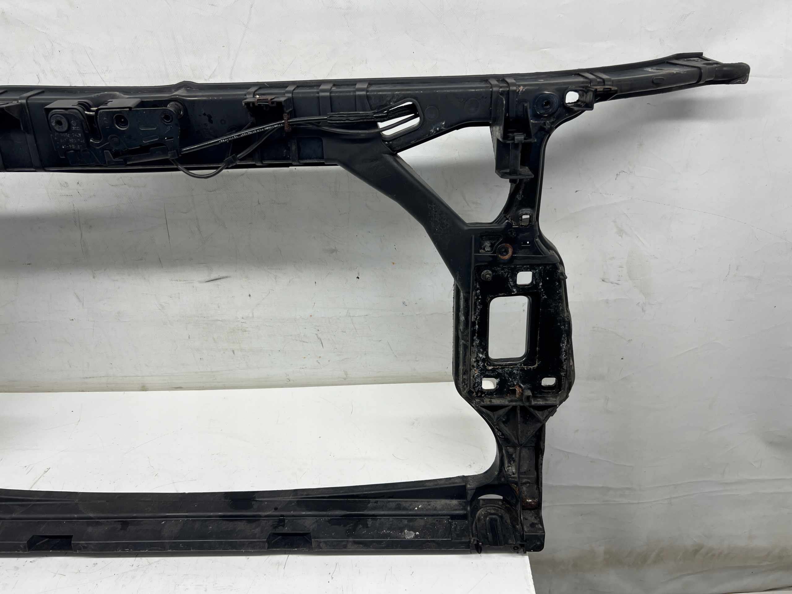 Audi A5 8T 2.0 TDI 140km support panel for radiators pillar iron 8K0805594J