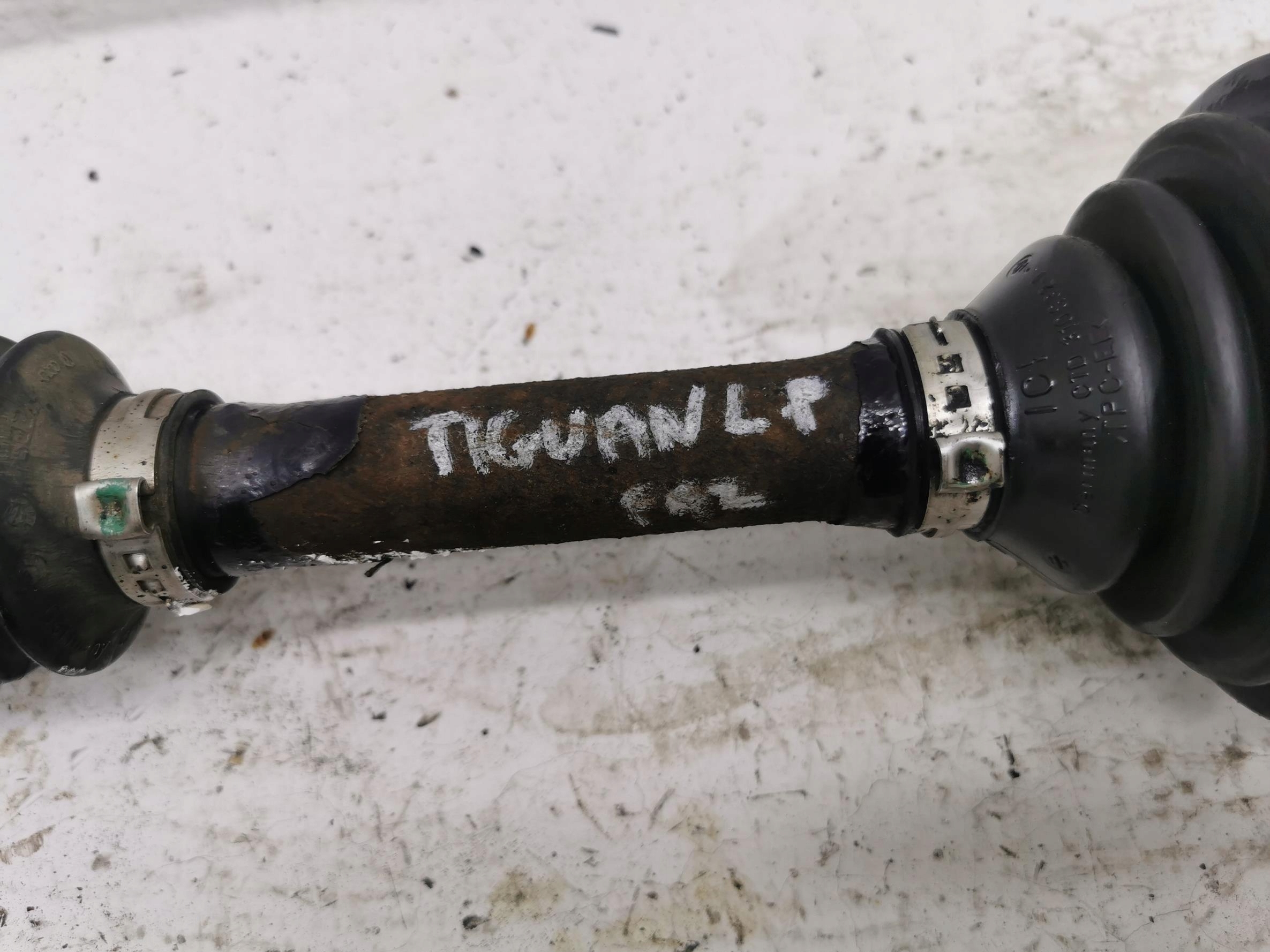 semi-axis front left VW TIGUAN and LIFT 5N0407763A