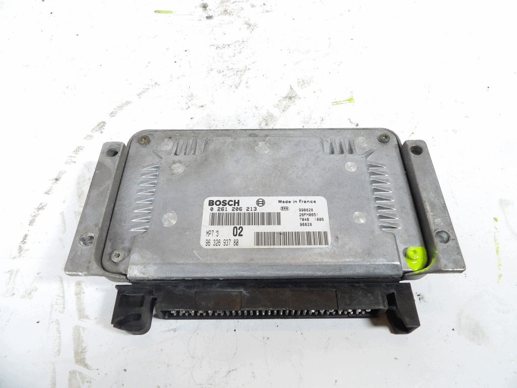 PEUGEOT 206 1.4B unité de commande électronique uce moteur 0261206213