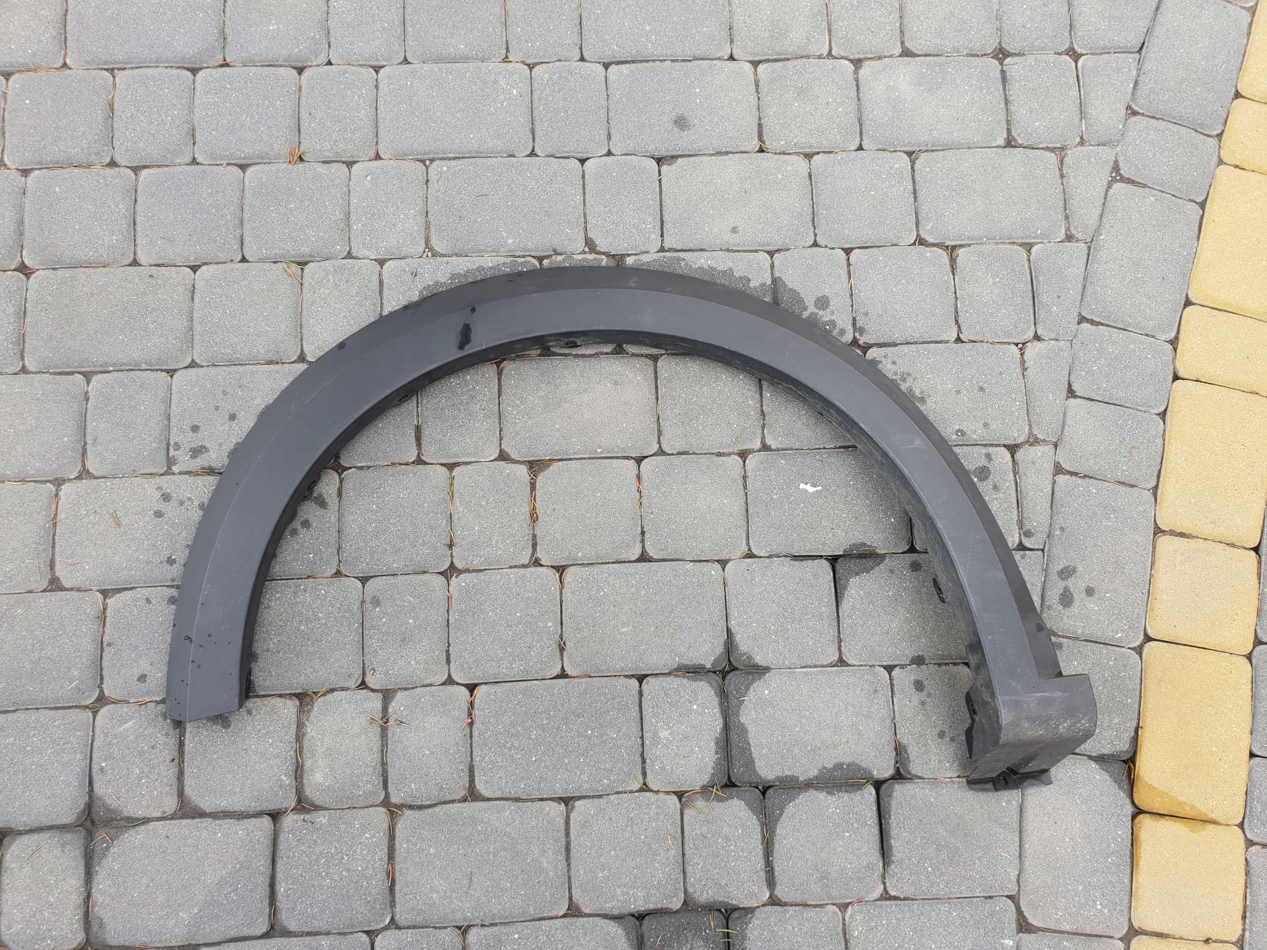 638138150R - БРИЗГОВИКИ ЛІВИЙ ПЕРЕДНІЙ DACIA SANDERO III 2020-