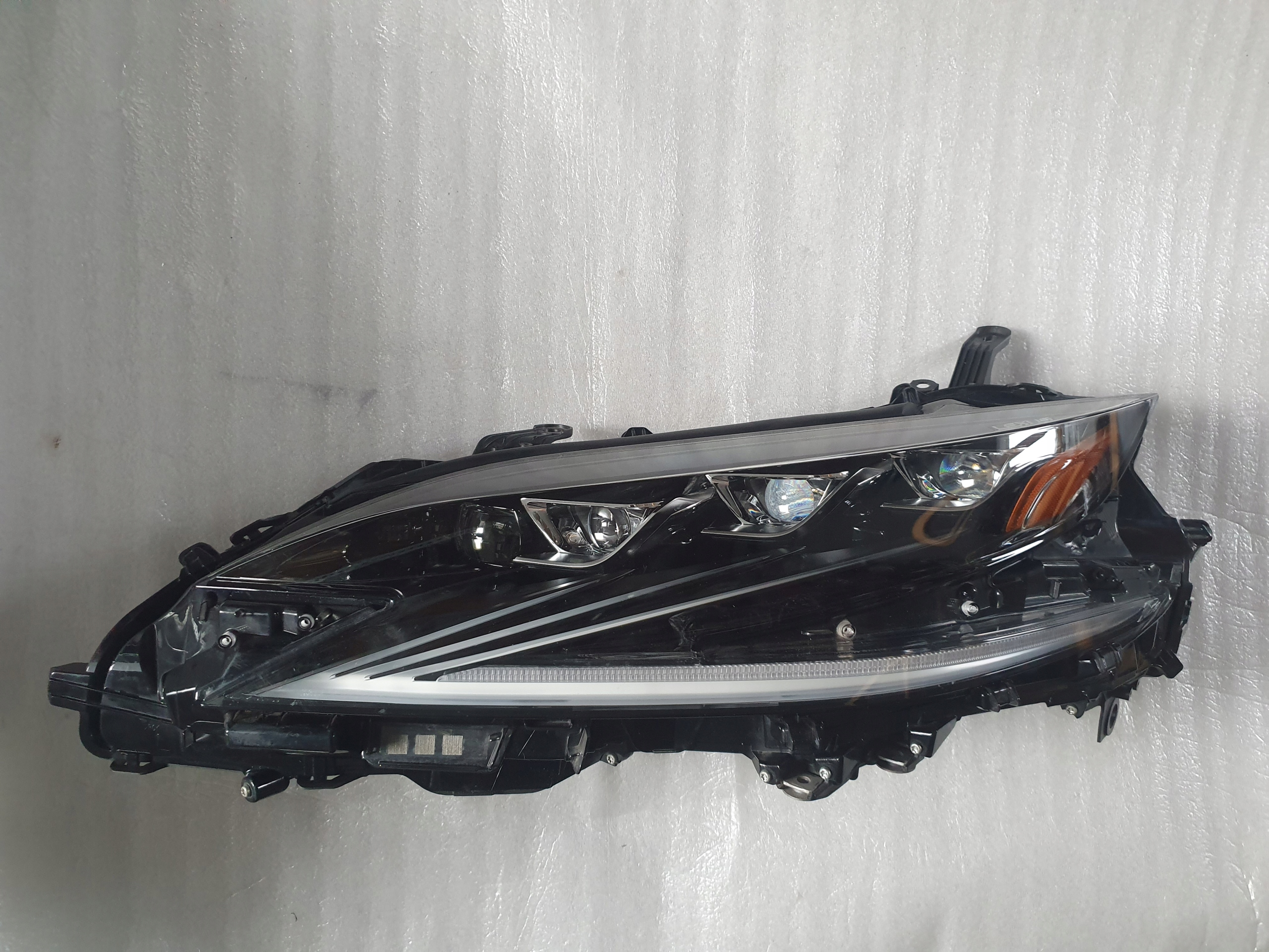 LEXUS LS500 FULL LED Producent części Lexus OE