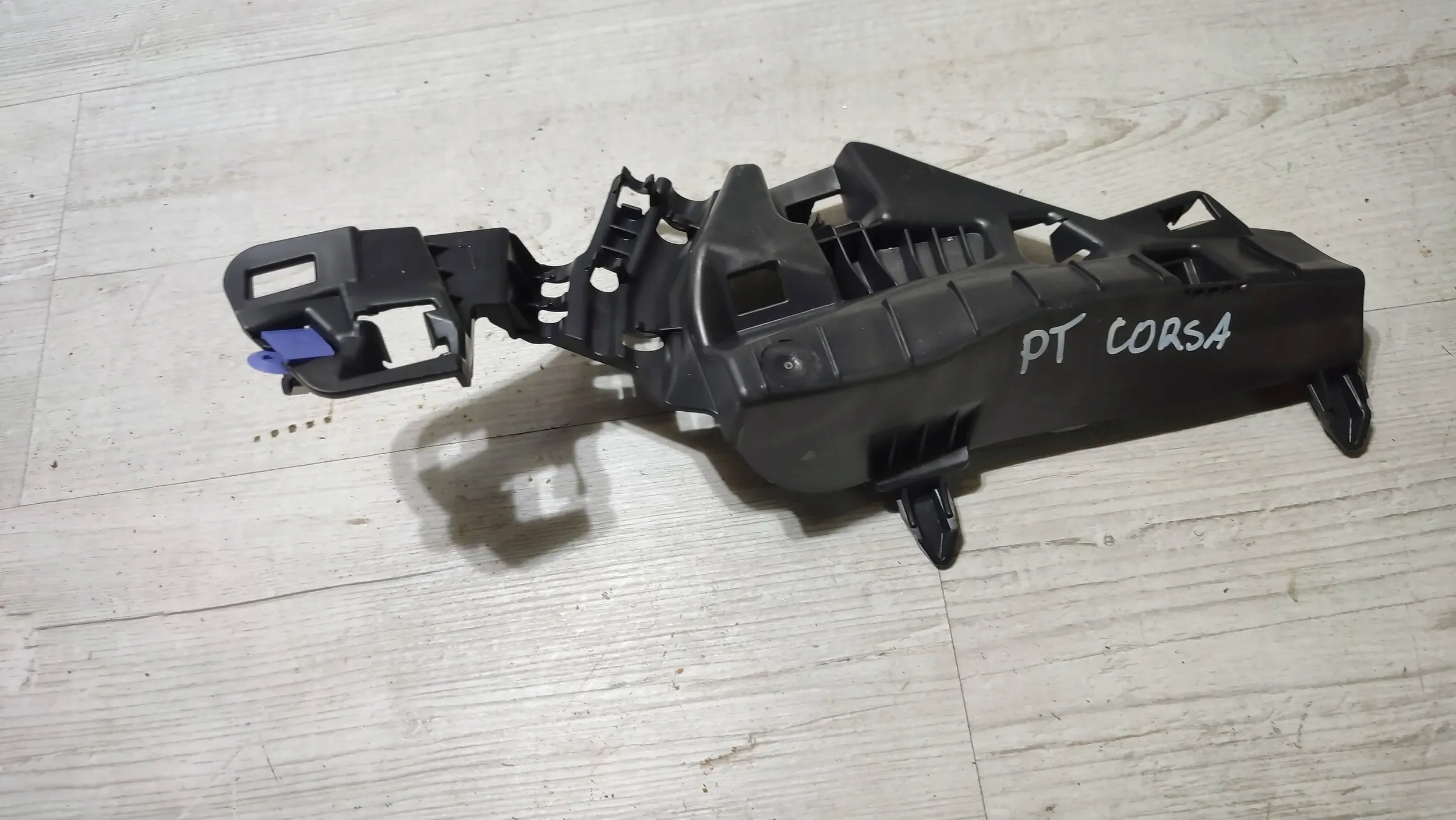 Opel Corsa F 1.2 22r. rear part side right bumper bracket